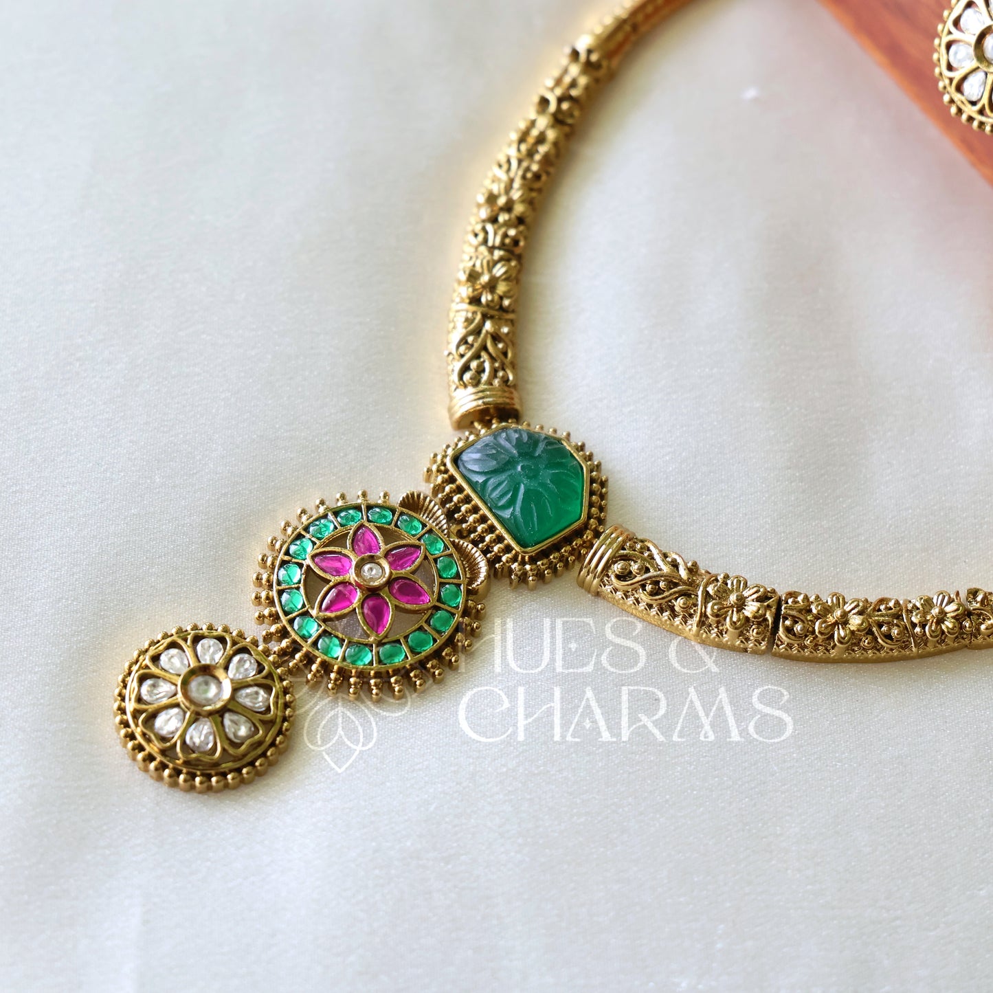 STATEMENT ANTIQUE GREEN FLORA NECKLACE SET