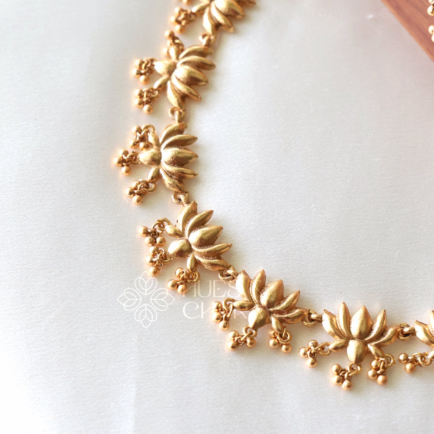 GOLDEN LOTUS NECKLACE SET