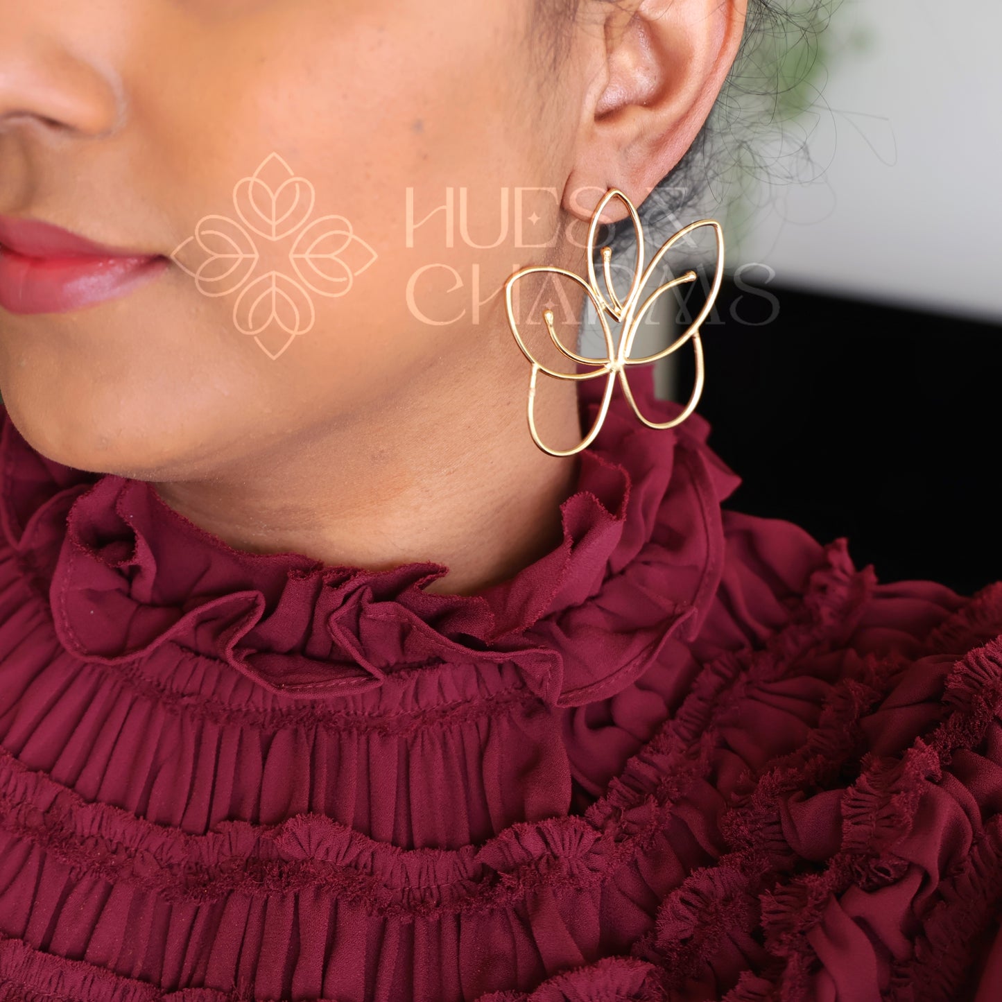 GOLDEN PETAL WHIRL STUD EARRINGS