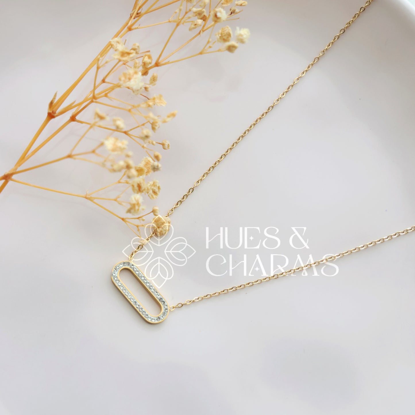 GOLDEN MINIMAL AD RECTANGLE PENDANT NECKPIECE