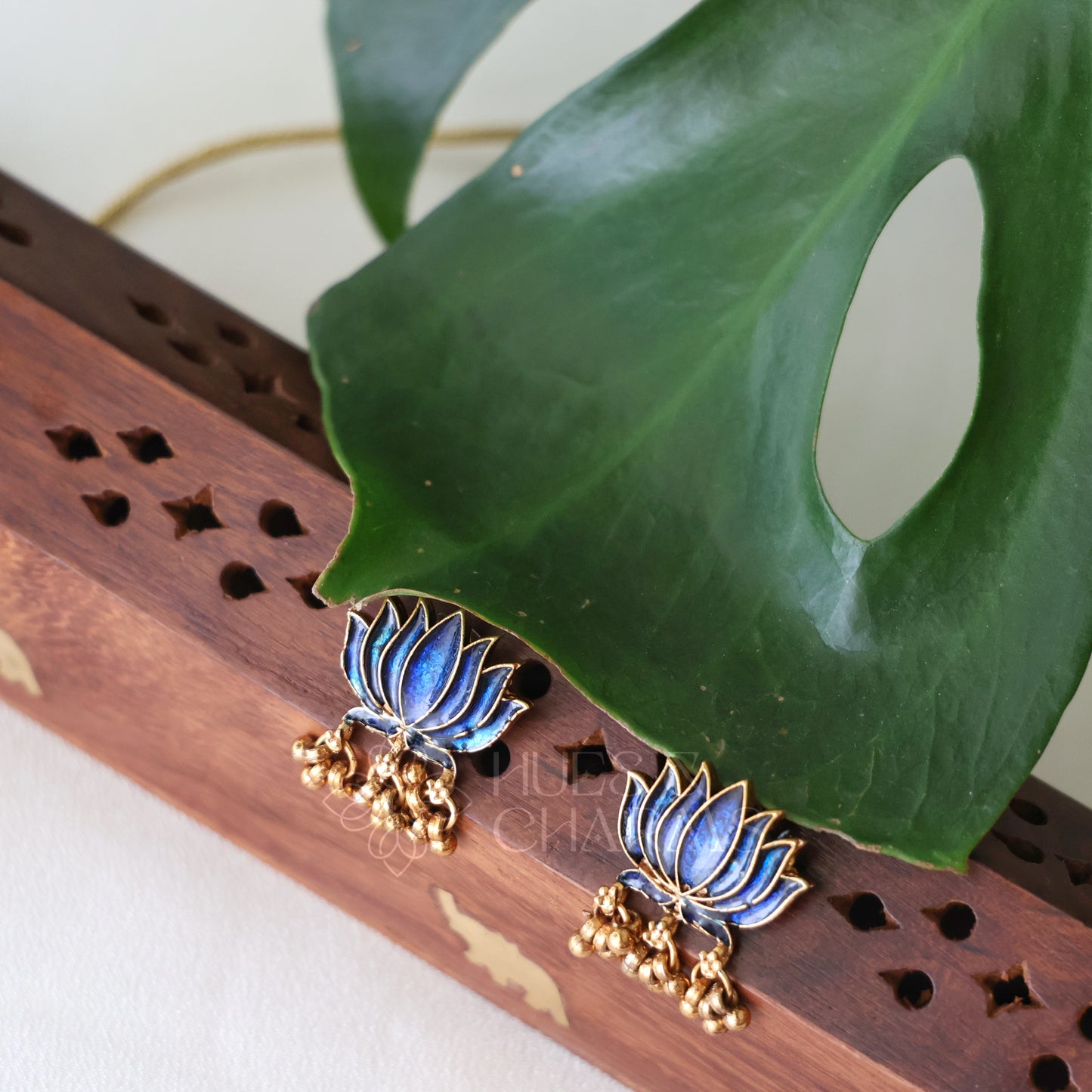 GOLDEN LOTUS BLOOM NECKLACE SET WITH GHUNGROO (COLOURS AVAILABLE)