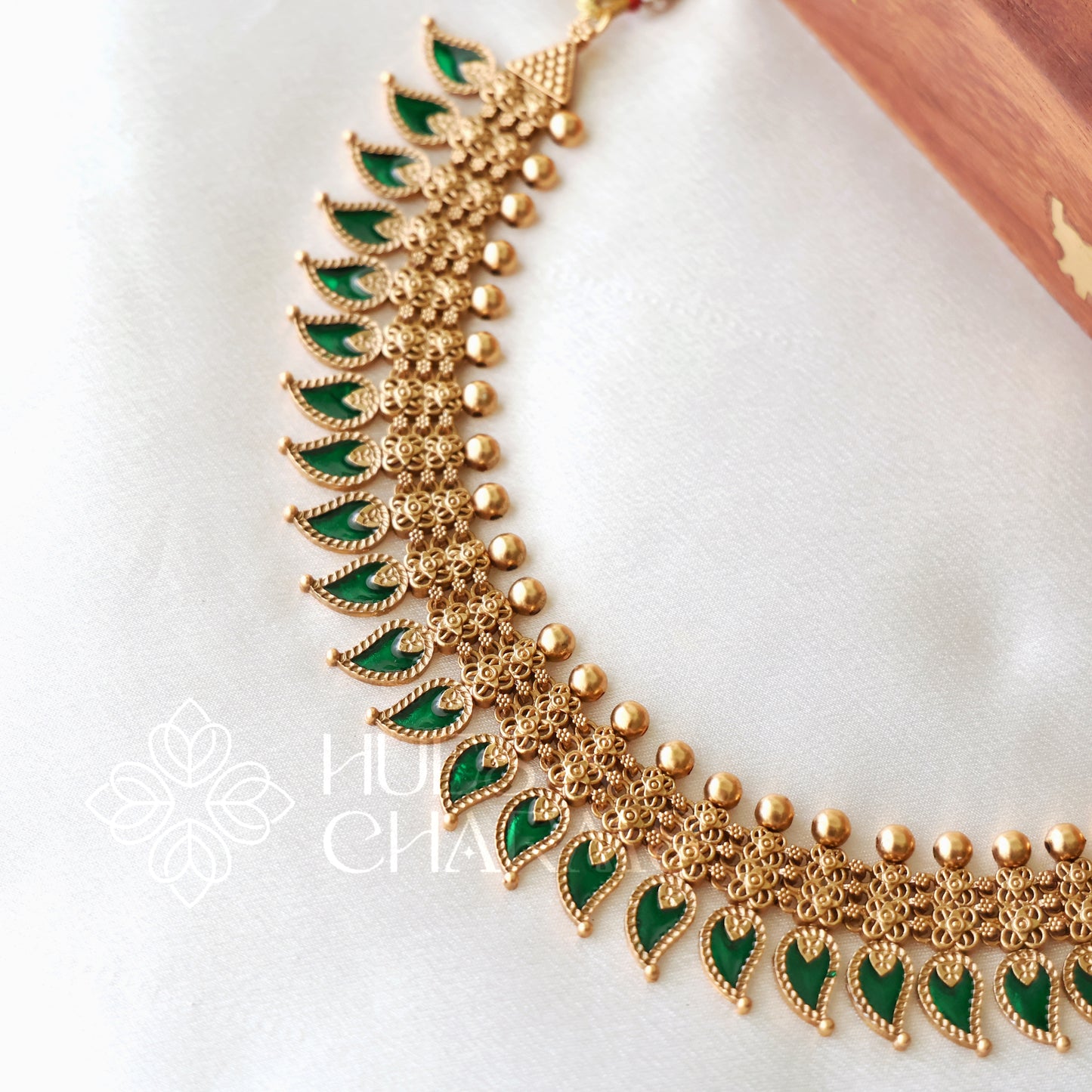 GOLDEN VAIDEHI PALAKKA NECKLACE SET (COLOURS AVAILABLE)