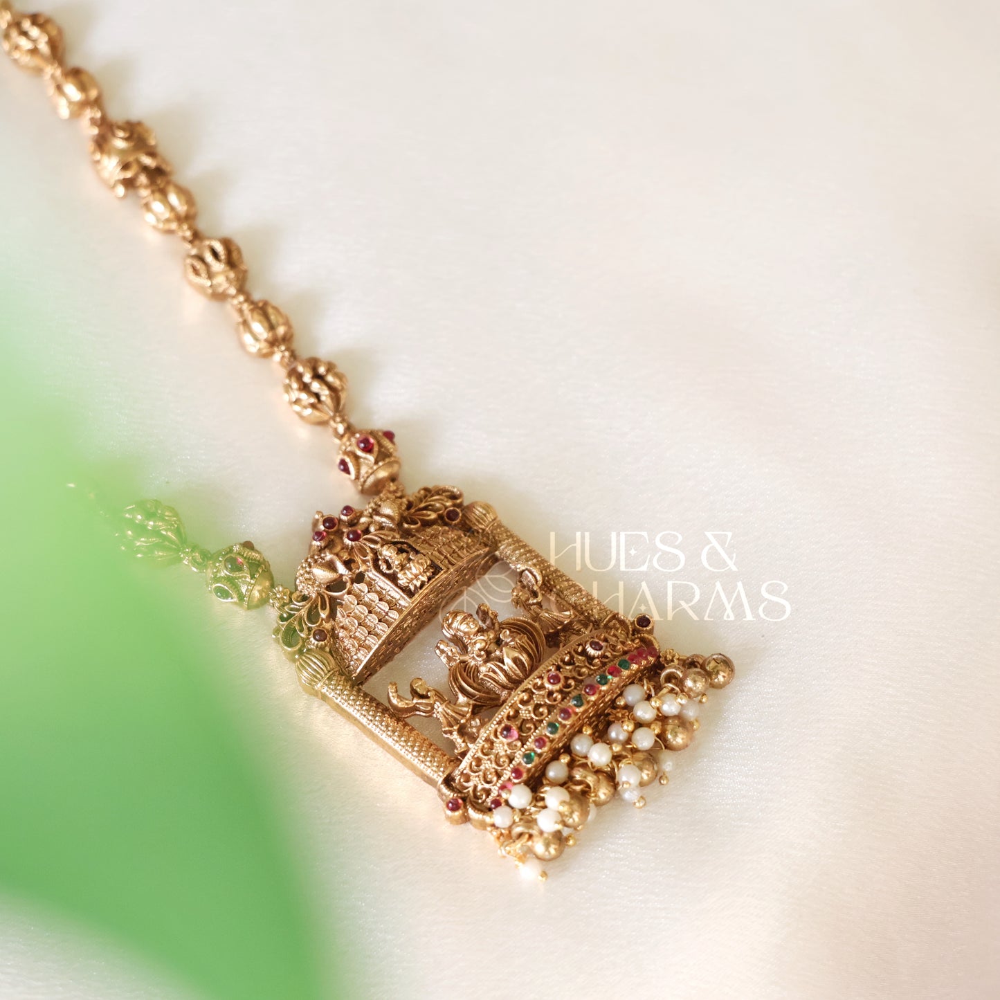 GOLDEN SWARNA LAKSHMI PENDANT NECKLACE SET WITH PEARLS