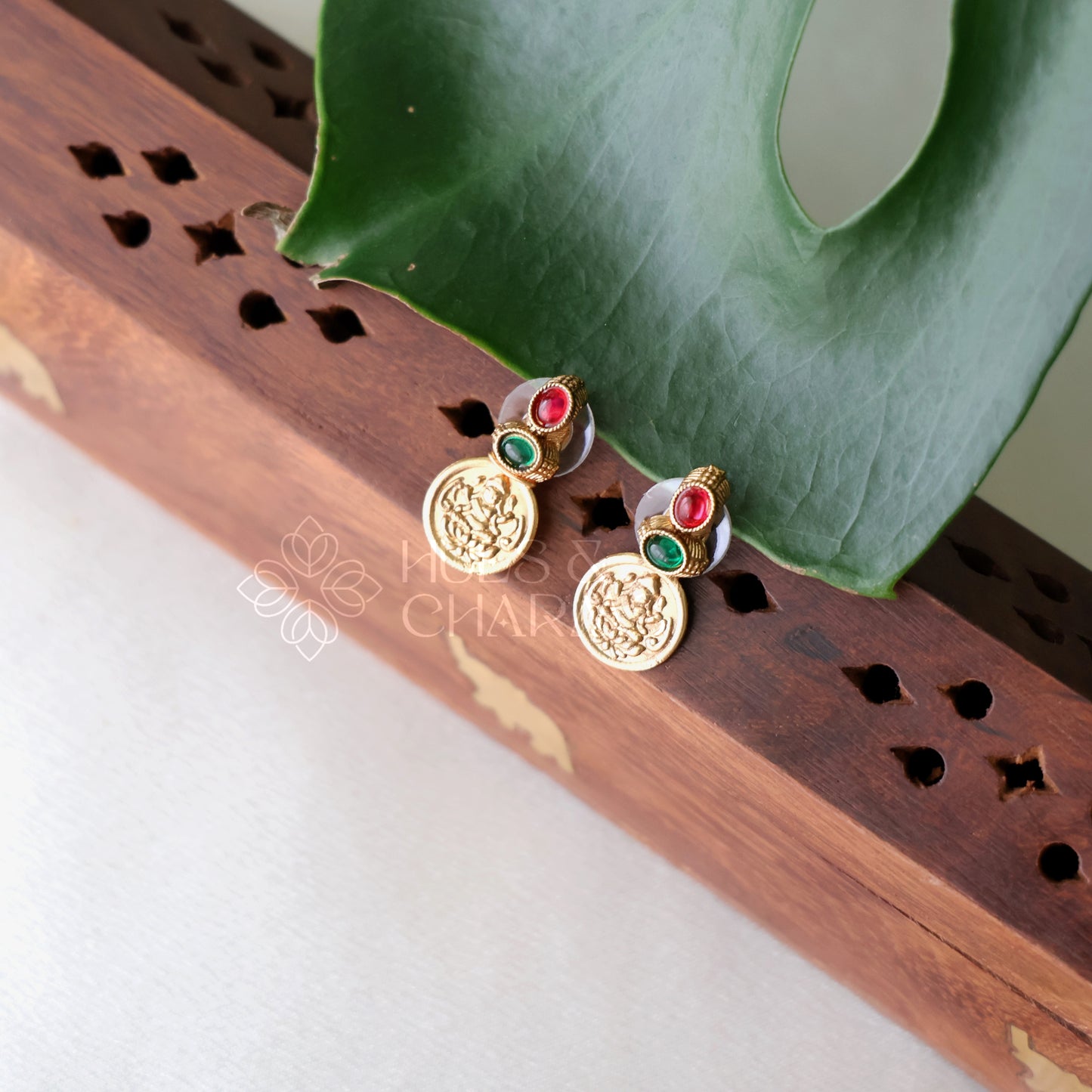 GOLDEN LAKSHMI COIN KEMP NECKLACE SET