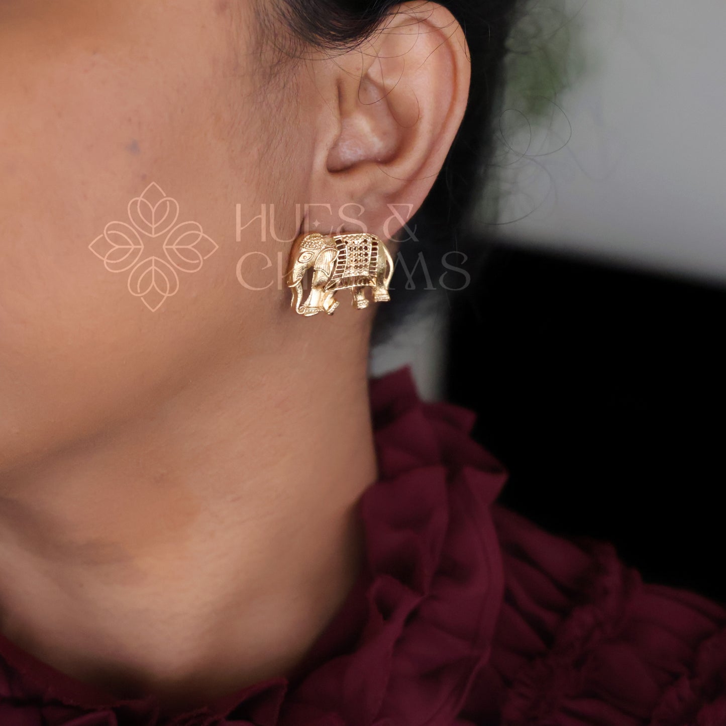 GOLDEN GAJA GRACE STUD EARRINGS