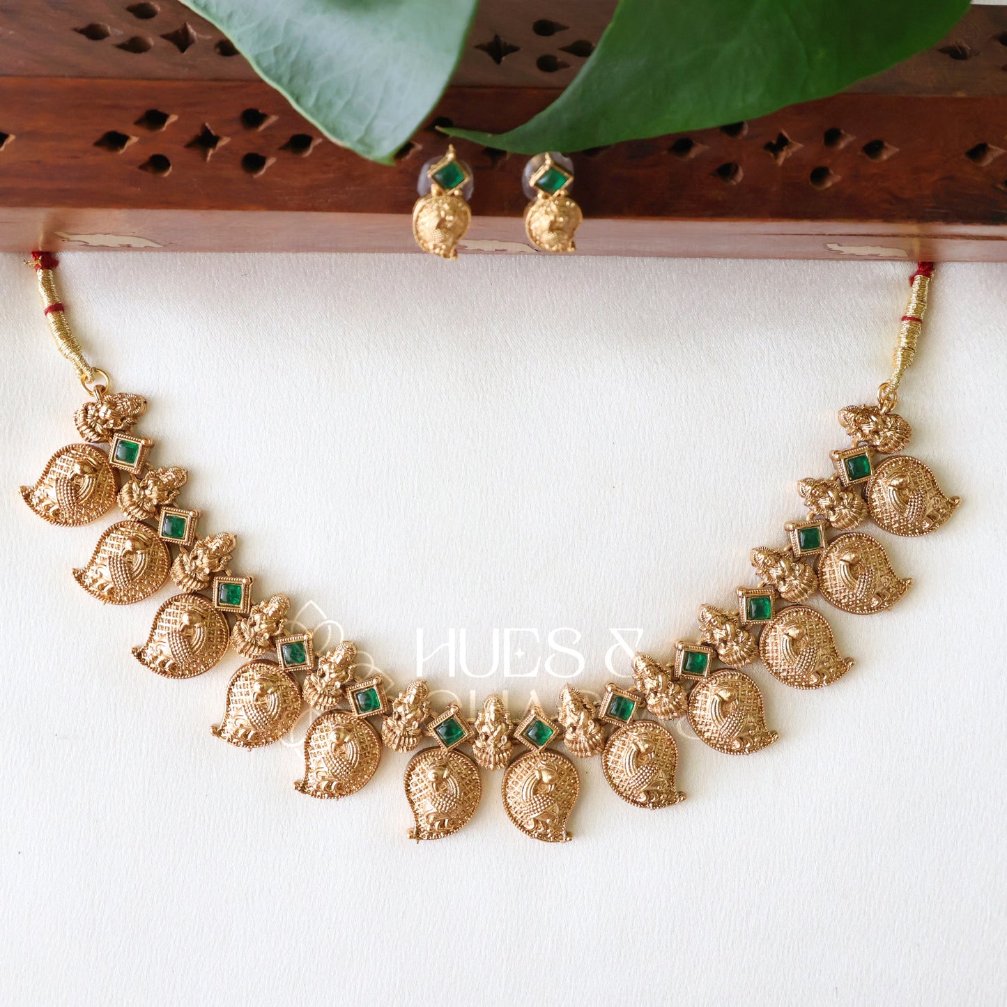 GOLDEN LAKSHMI STATEMENT NECKLACE SET (COLOURS AVAILABLE)