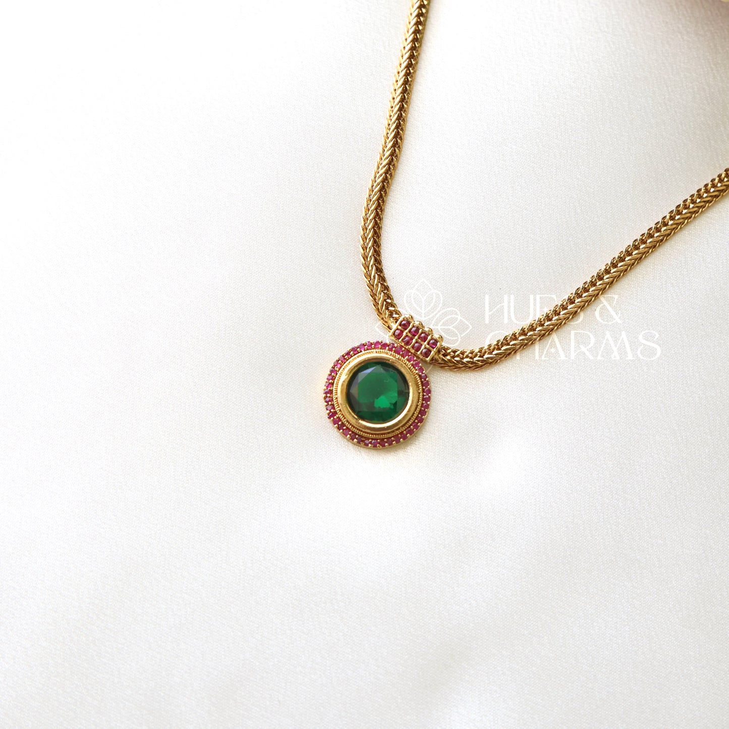 GOLDEN SIMPLE AD STONE ATTIGAI SET
