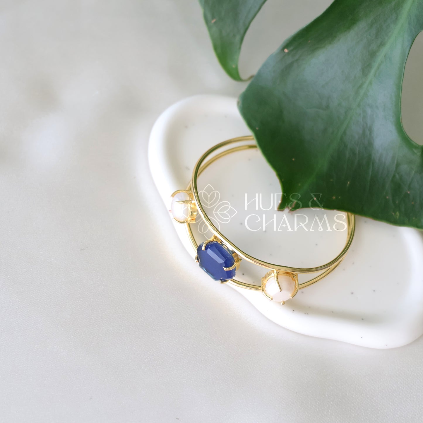 GOLDEN AZURA ADJUSTABLE BANGLE WITH PEARLS (COLOURS AVAILABLE)
