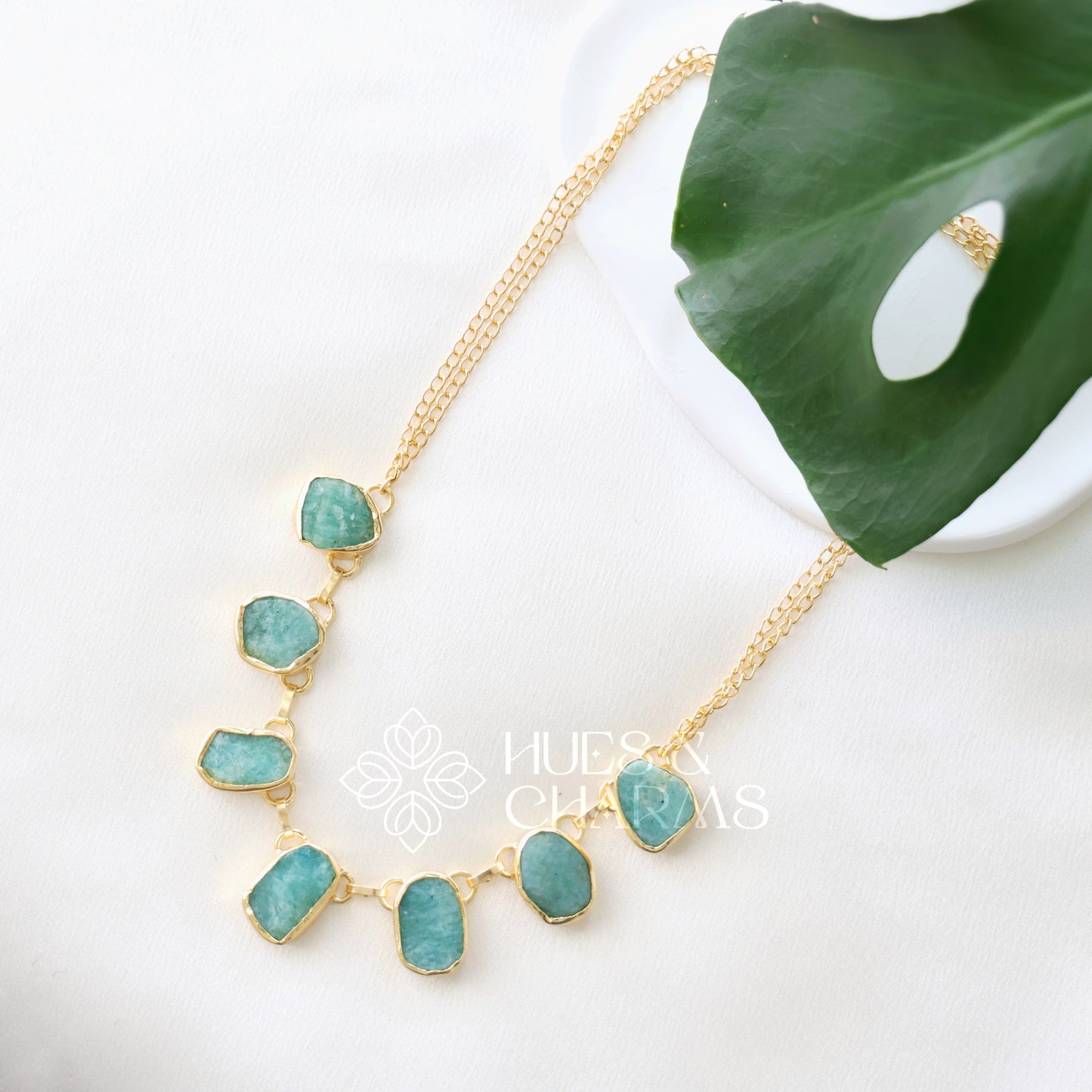 GOLDEN 7 RAW STONE BOLD NECKPIECE