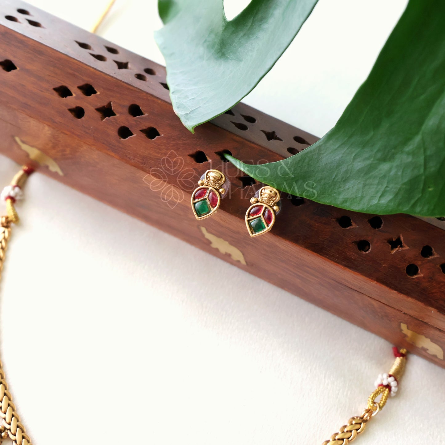 GOLDEN RUBY AND GREEN KEMP NECKLACE SET