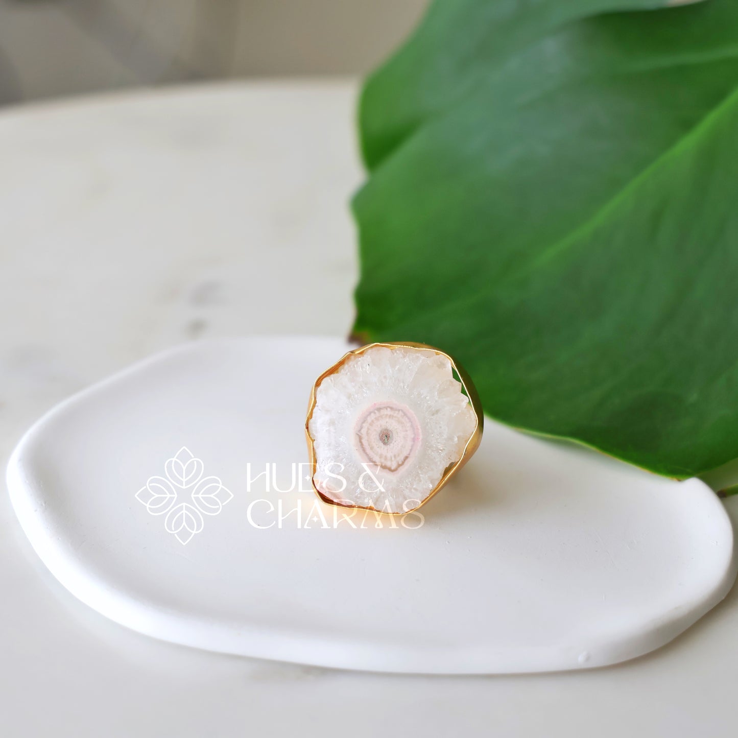 GOLDEN WHITE AGATE STONE STATEMENT ADJUSTABLE RING