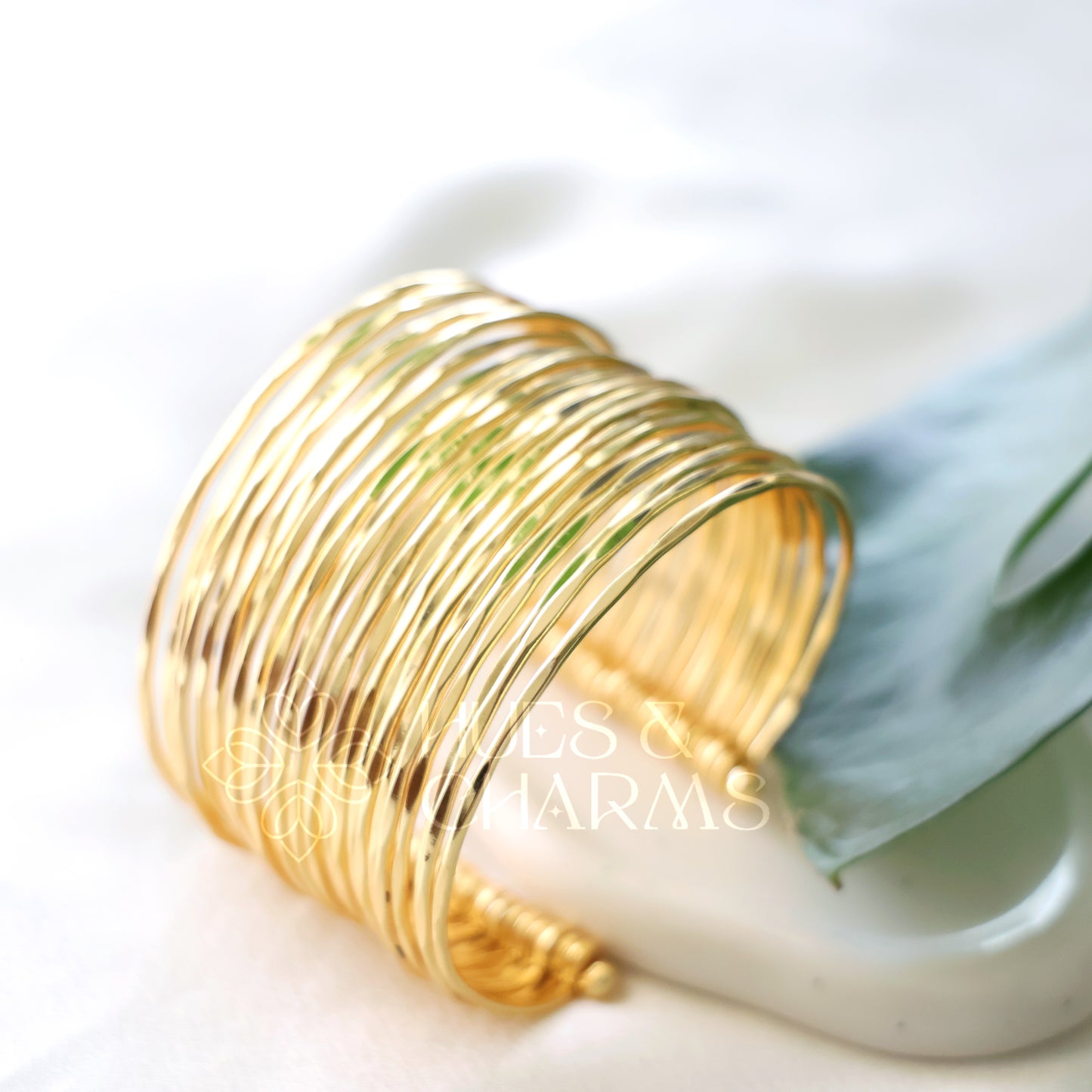 STATEMENT AURORA WIRED HAND CUFF