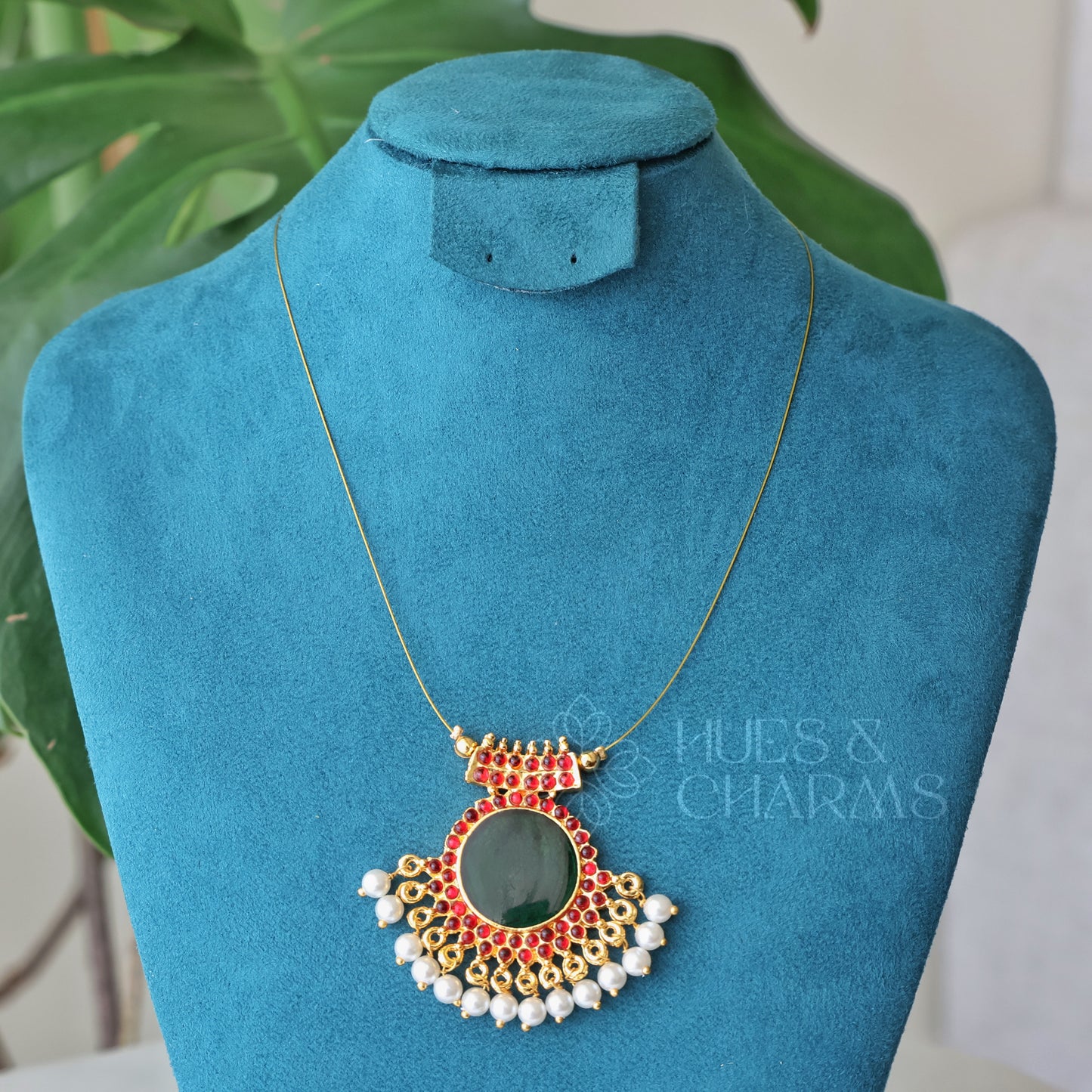 TRADITIONAL PALAKKA FLOATING NECKPIECE - GREEN
