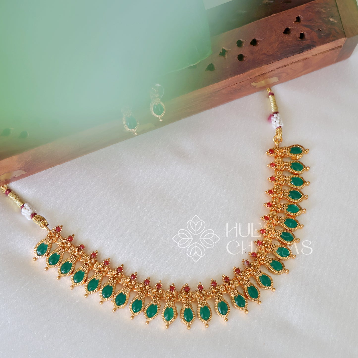 GOLDEN RATNA PALAKKA NECKLACE SET