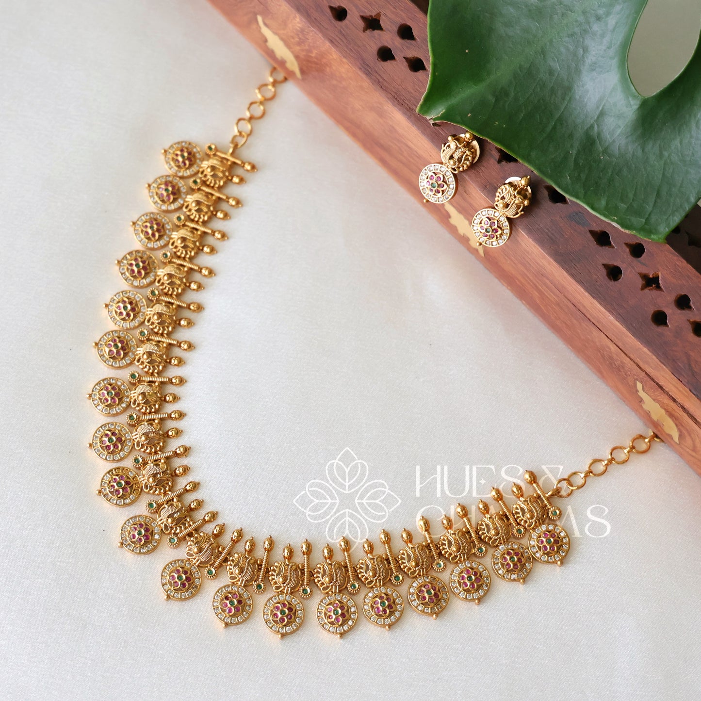 TRADITIONAL GOLDEN SUVARNA MAYURI NECKLACE SET