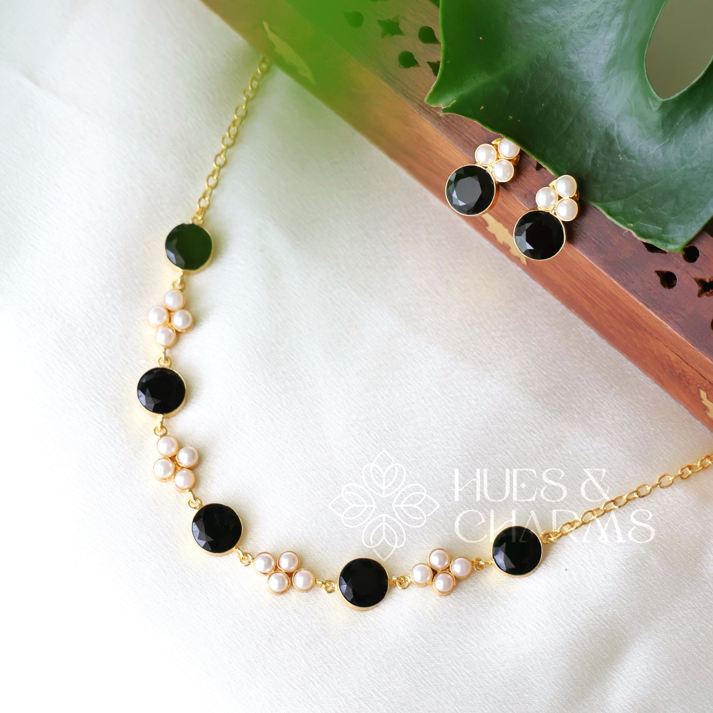 GLOSSY ROUND AURORA NECKLACE SET (COLOURS AVAILABLE)