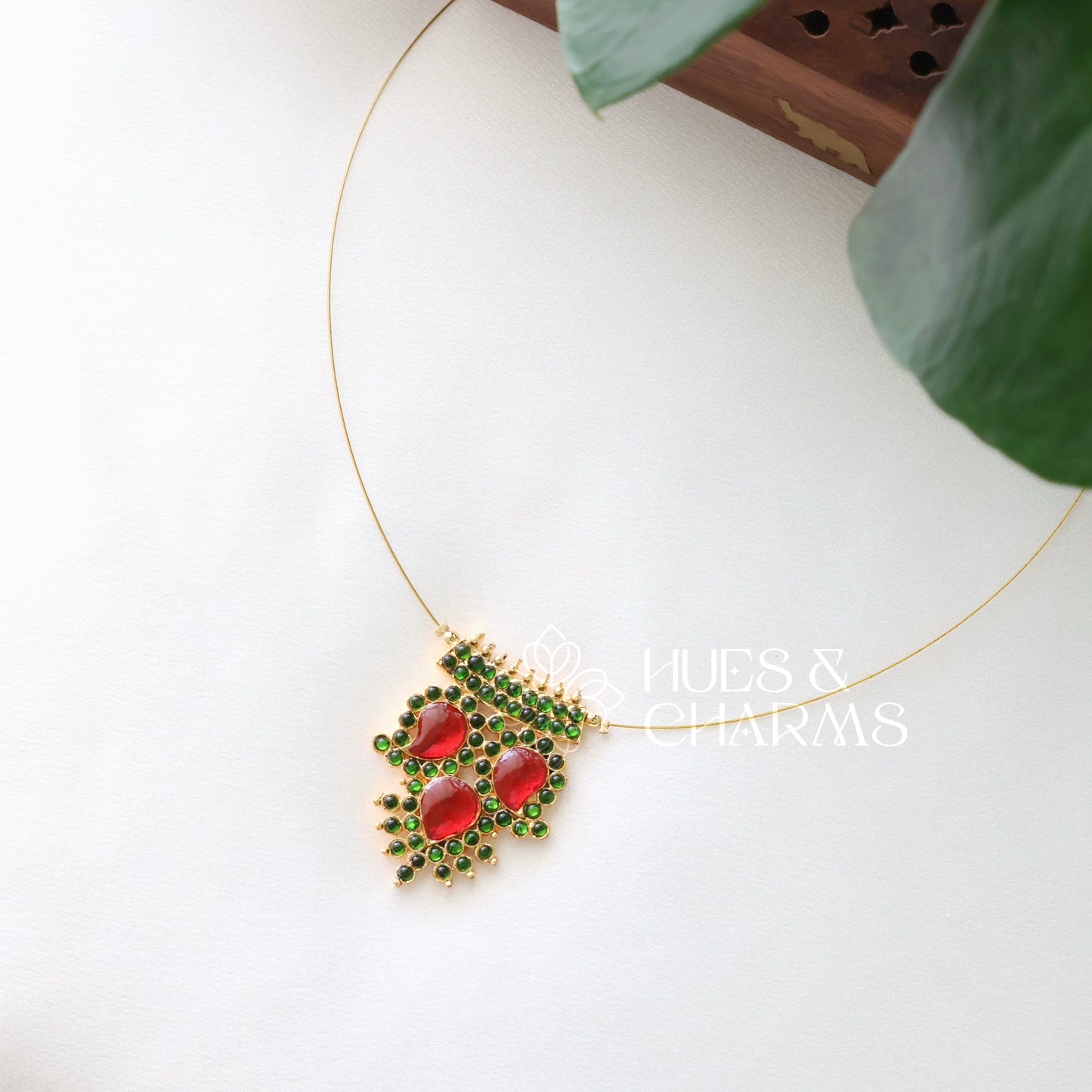 TRADITIONAL 3 MANGO FLOATING NECKPIECE - RED