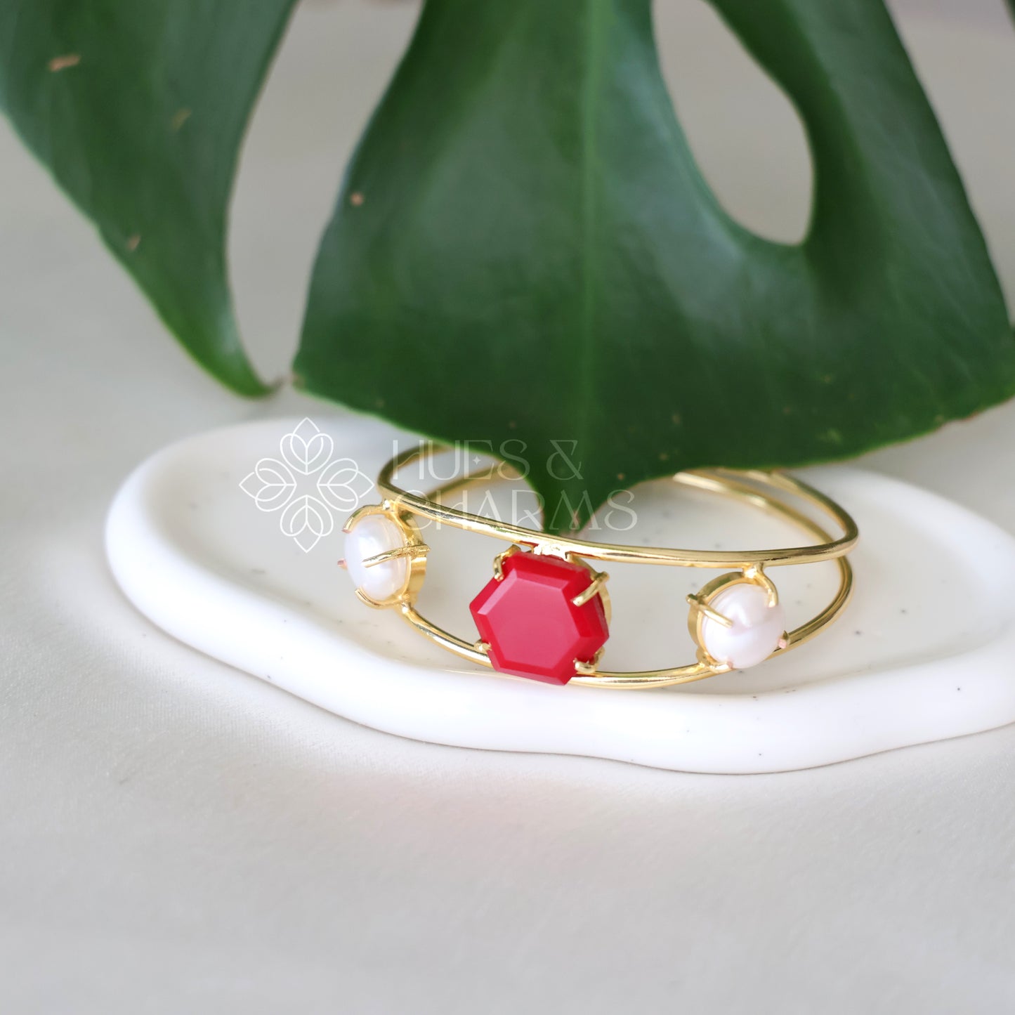GOLDEN AZURA ADJUSTABLE BANGLE WITH PEARLS (COLOURS AVAILABLE)