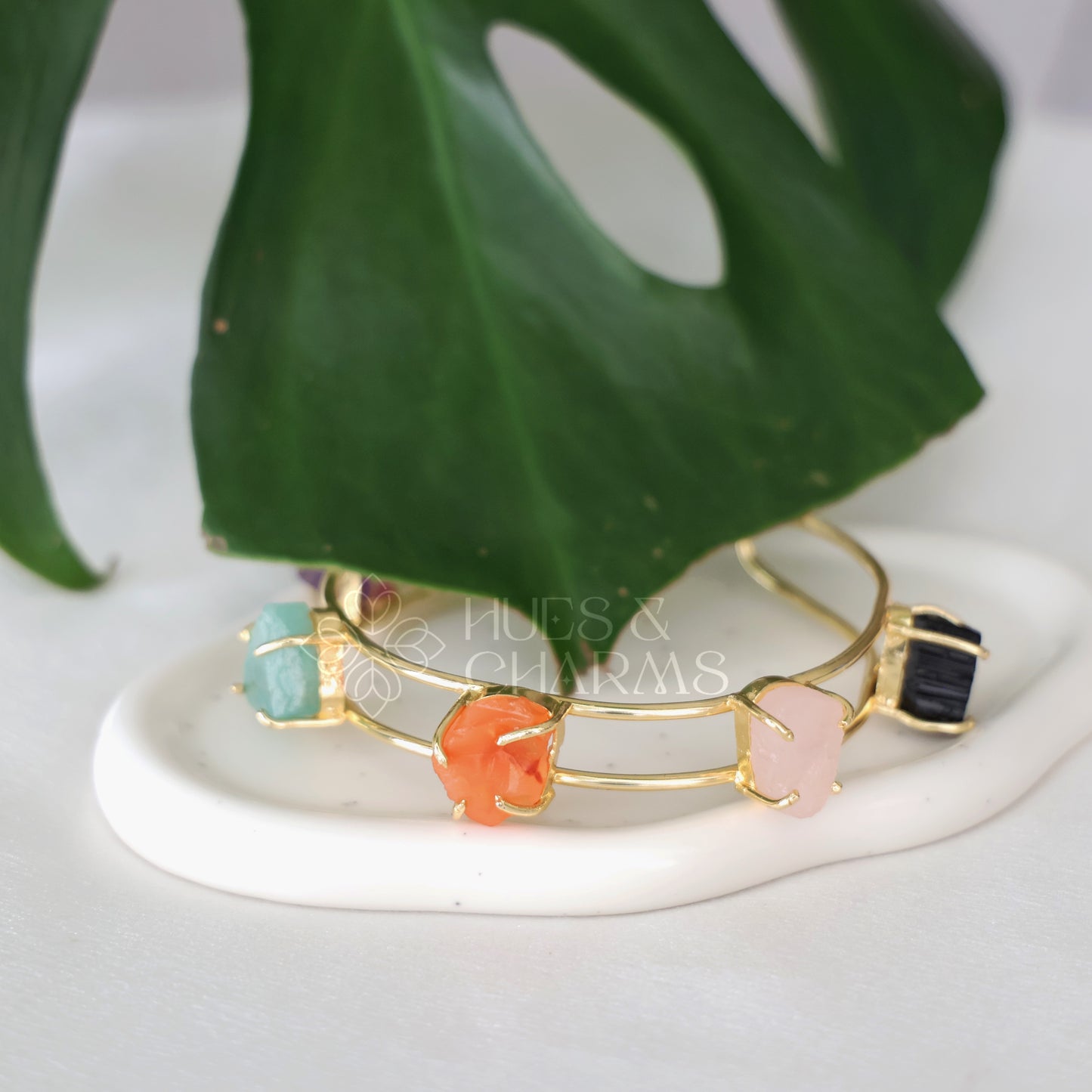 STATEMENT MULTI RAW STONE ADJUSTABLE BANGLE(COLOURS AVAILABLE)