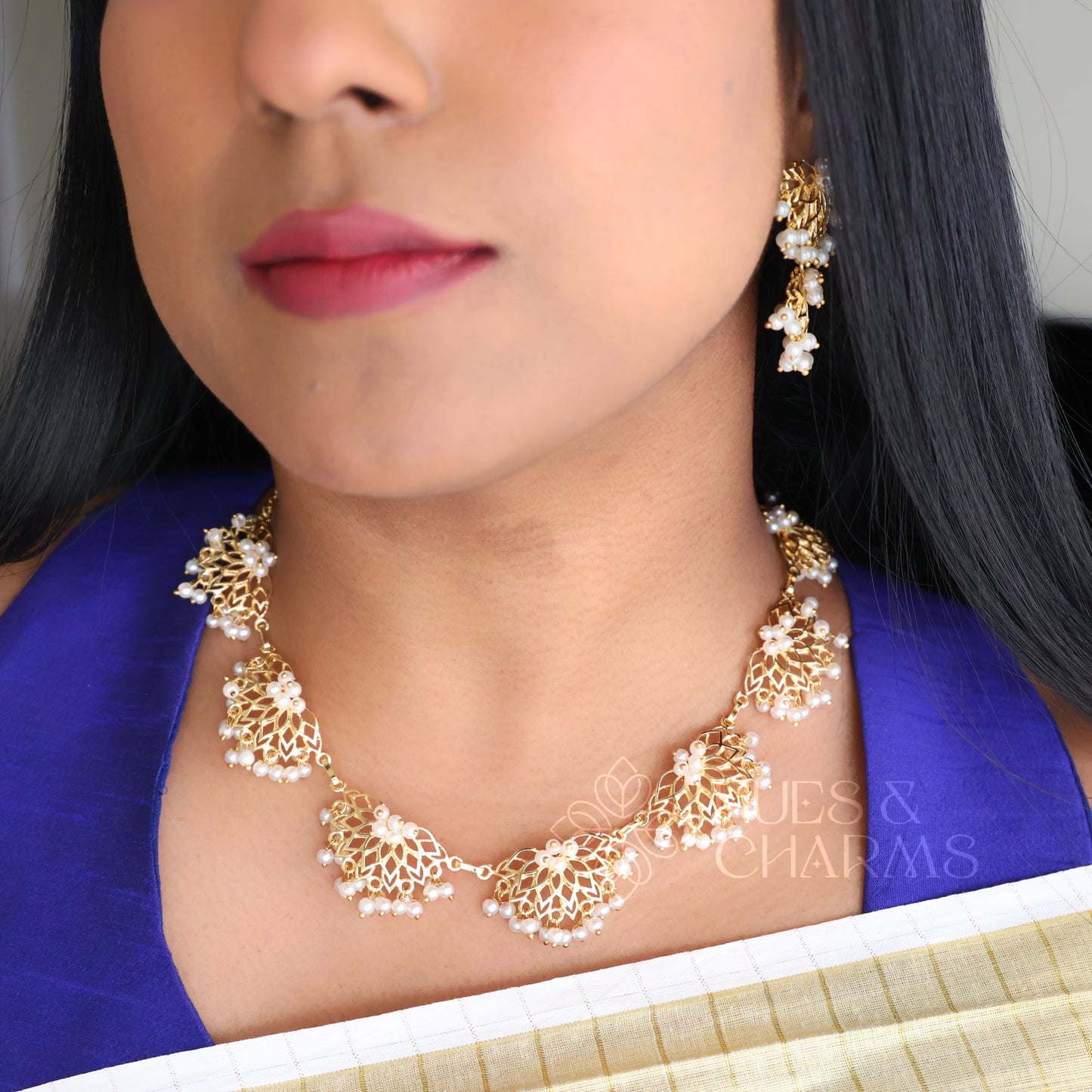 GOLDEN PEARL FLORA NECKLACE SET