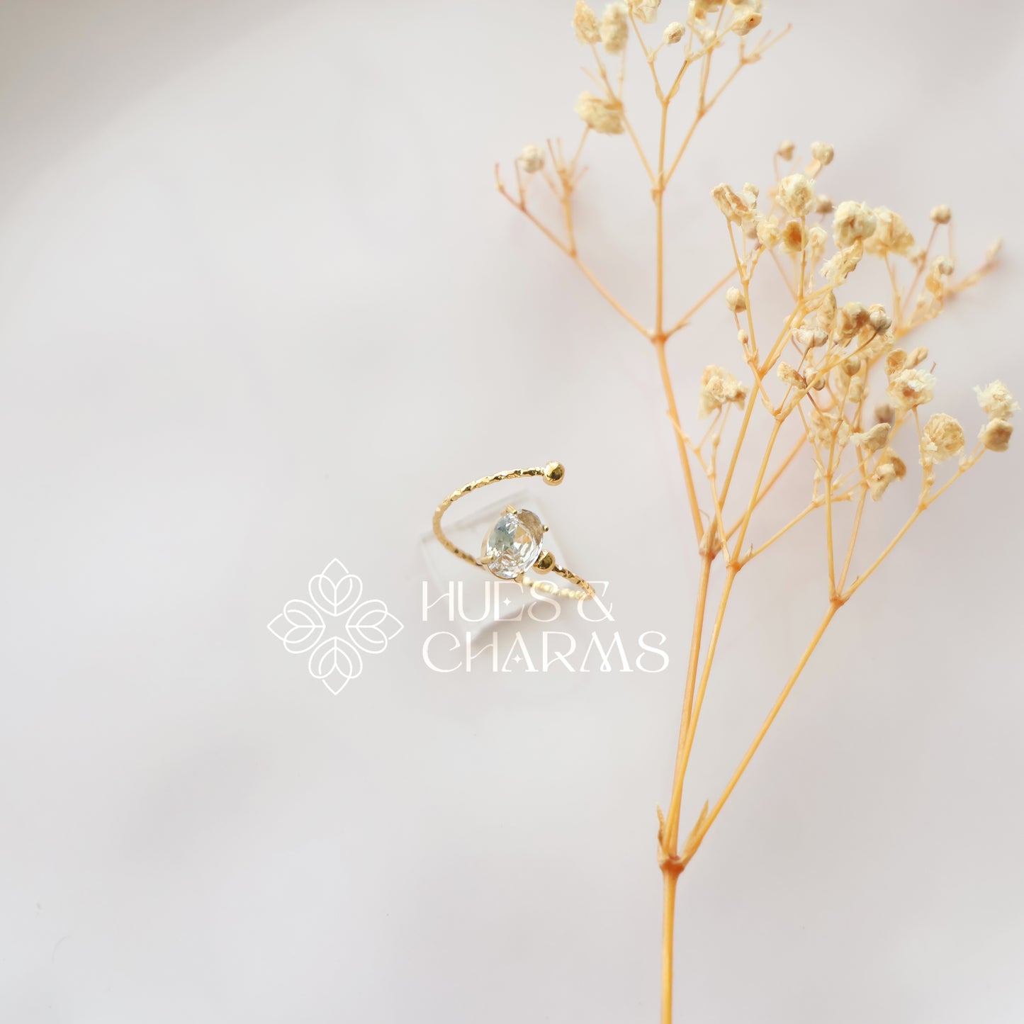 GOLDEN SINGLE STONE ADJUSTABLE RING