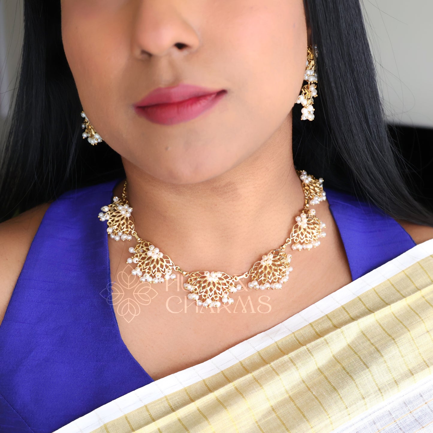 GOLDEN PEARL FLORA NECKLACE SET