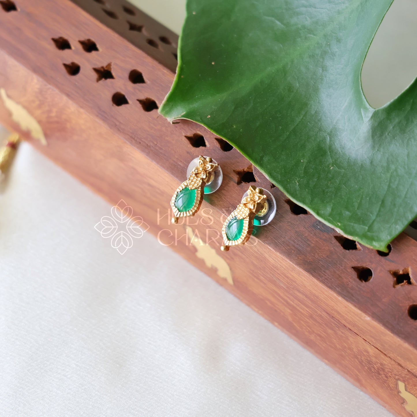 GOLDEN RATNA PALAKKA NECKLACE SET