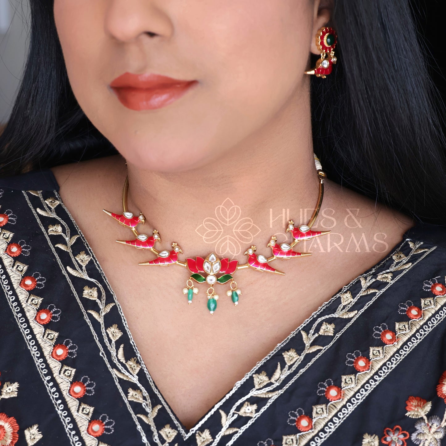 GOLDEN PADMA PARROT HASLI NECKLACE SET