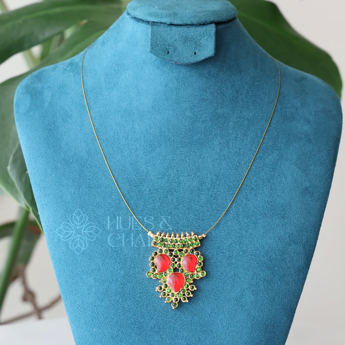 TRADITIONAL 3 MANGO FLOATING NECKPIECE - RED
