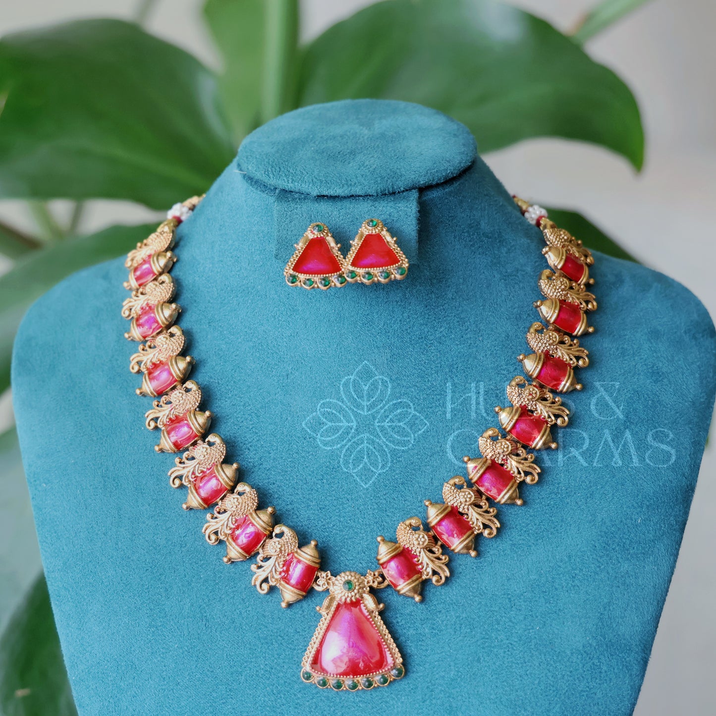 GOLDEN ENAMEL MAYURA PALAKKA NECKLACE SET (COLOURS AVAILABLE)