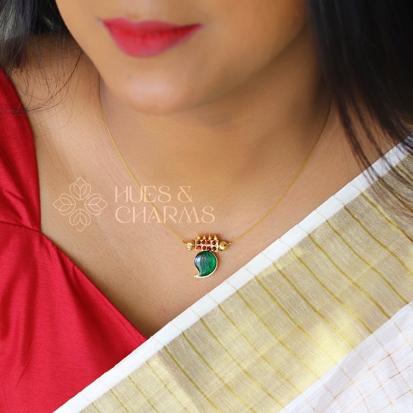 MANGO FLOATING NECKPIECE - GREEN