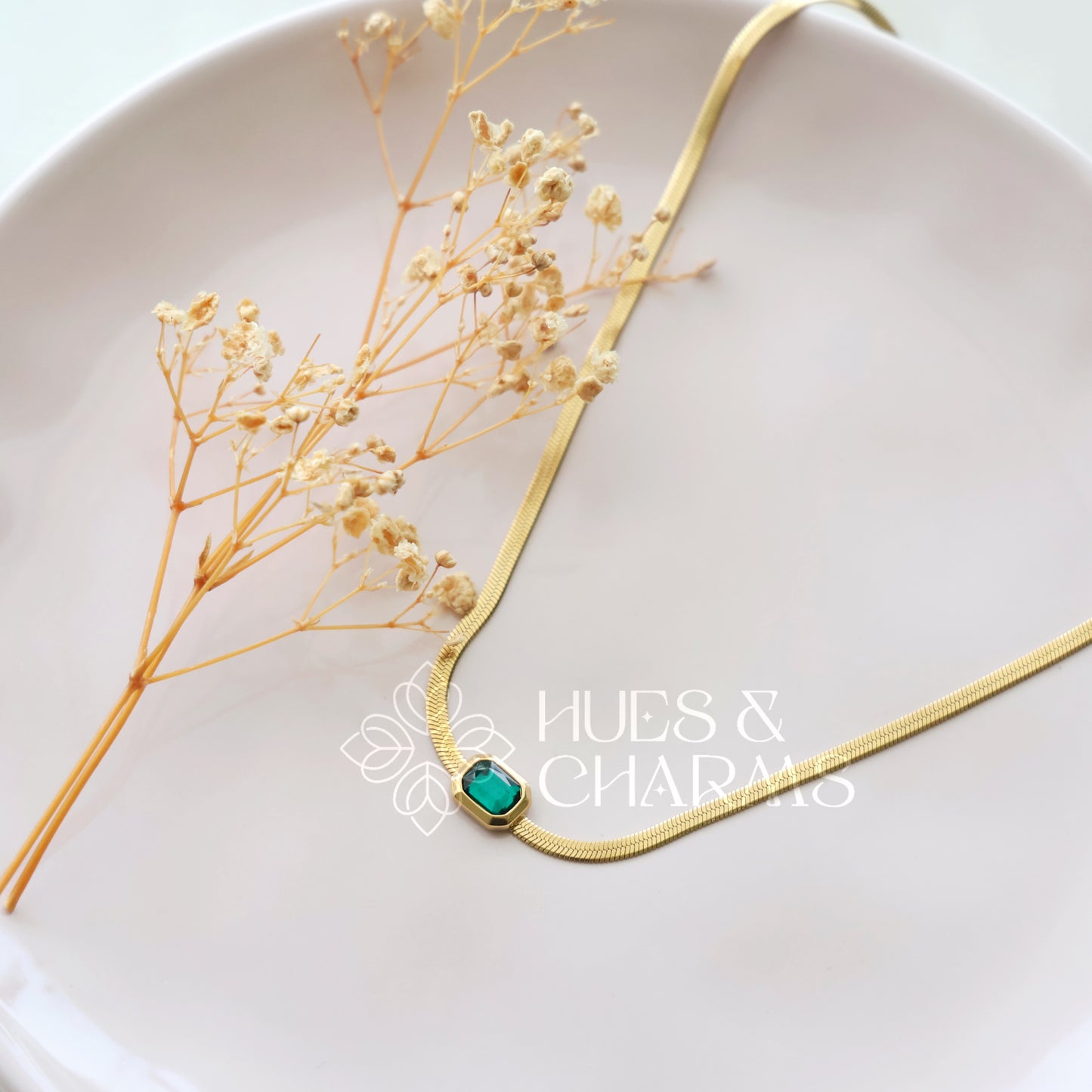 GOLDEN RECTANGLE GREEN STONE PENDANT NECKPIECE