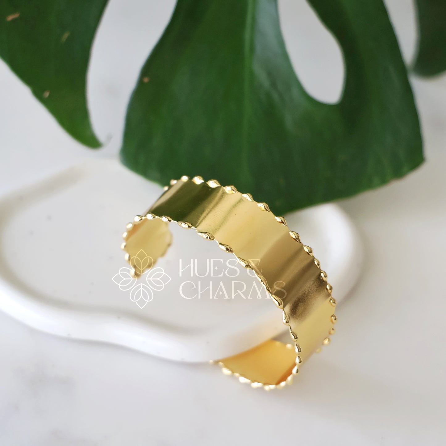 GOLDEN AURORA CREST HAND CUFF