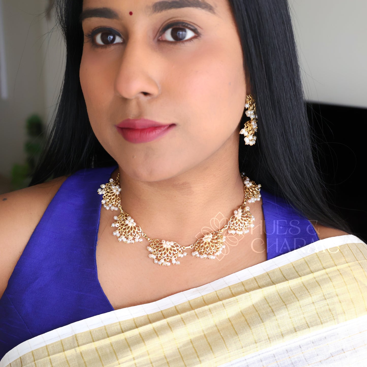 GOLDEN PEARL FLORA NECKLACE SET