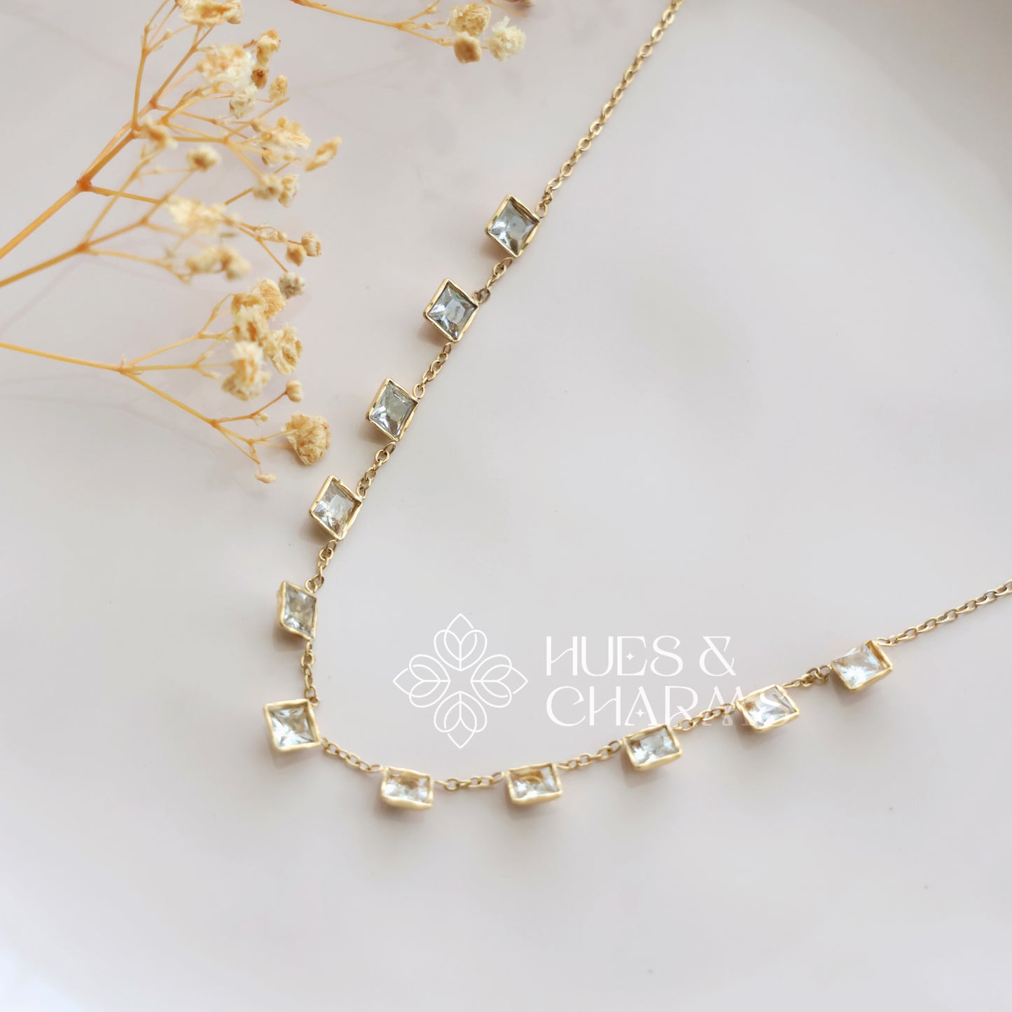 GOLDEN AD SQUARE CHARMS NECKPIECE