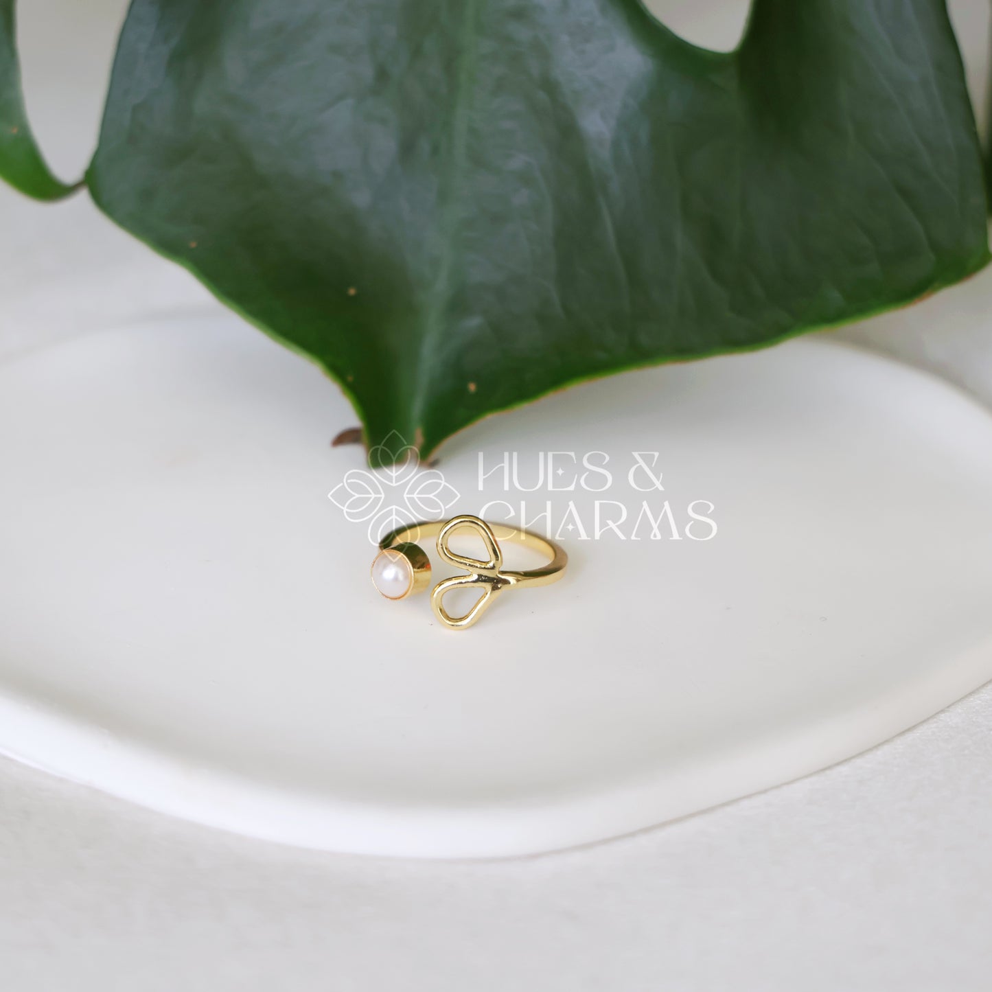 GOLDEN ELARA PEARL ADJUSTABLE RING