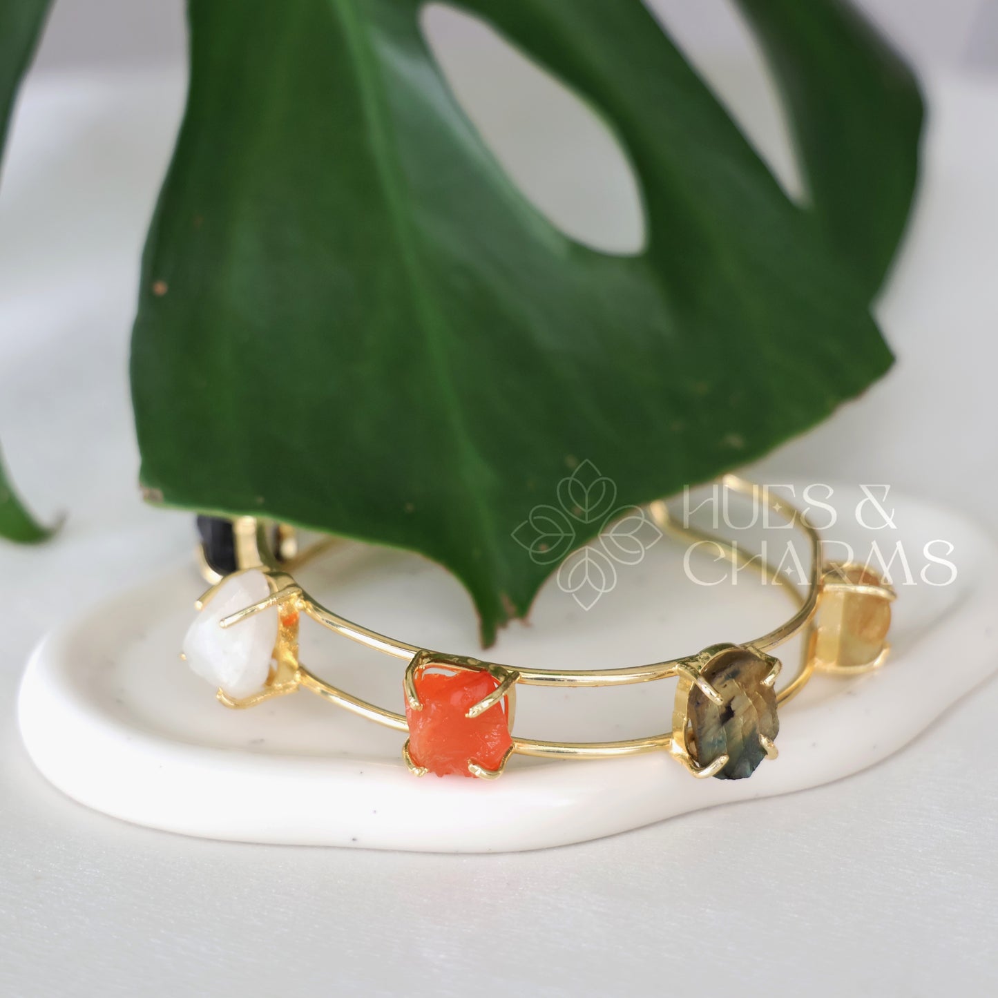 STATEMENT MULTI RAW STONE ADJUSTABLE BANGLE(COLOURS AVAILABLE)