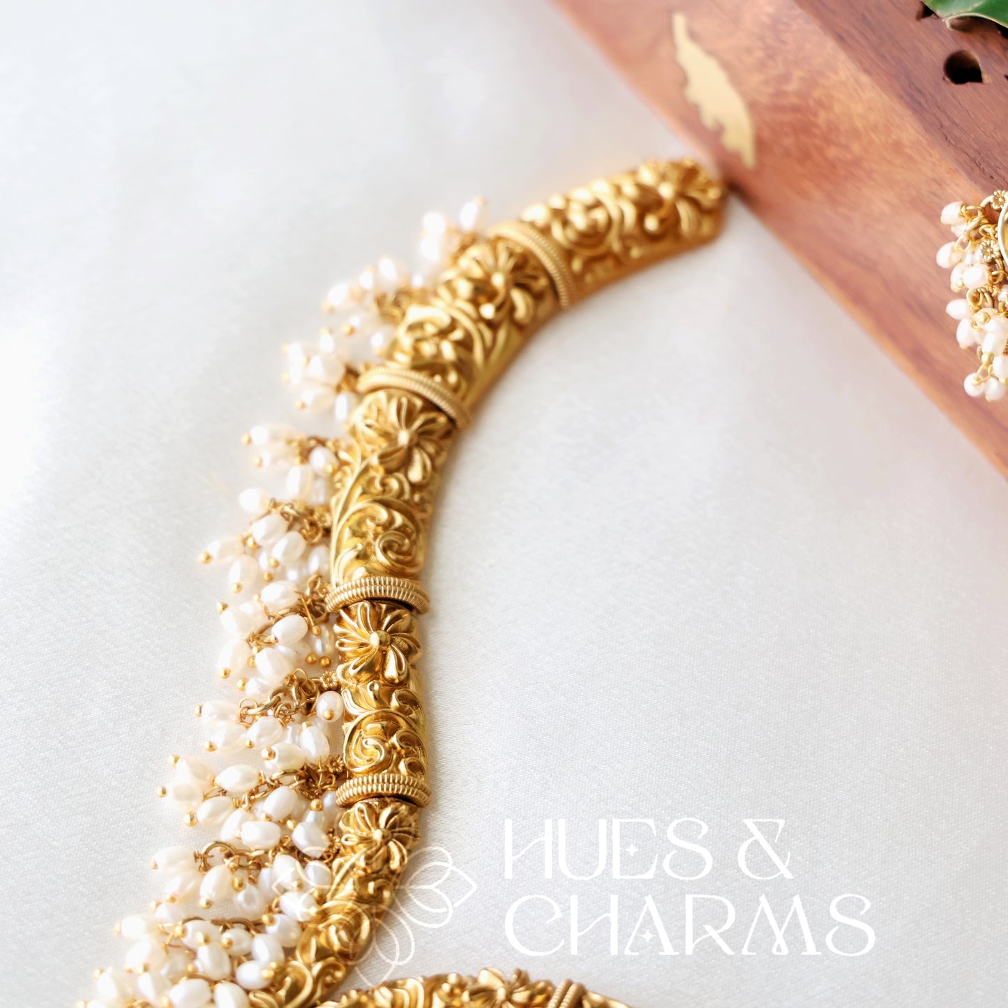 GOLDEN STATEMENT RICE PEARLS NECKLACE SET