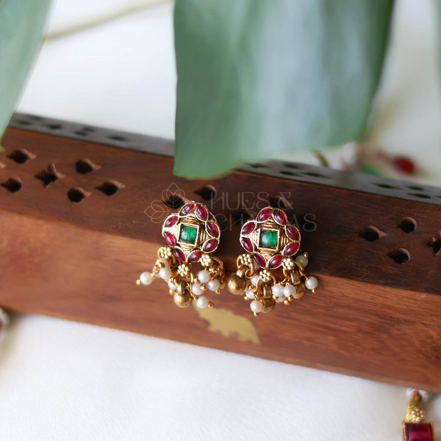 TRADITIONAL RUBY AND GREEN ATTIGAI NECKLACE SET