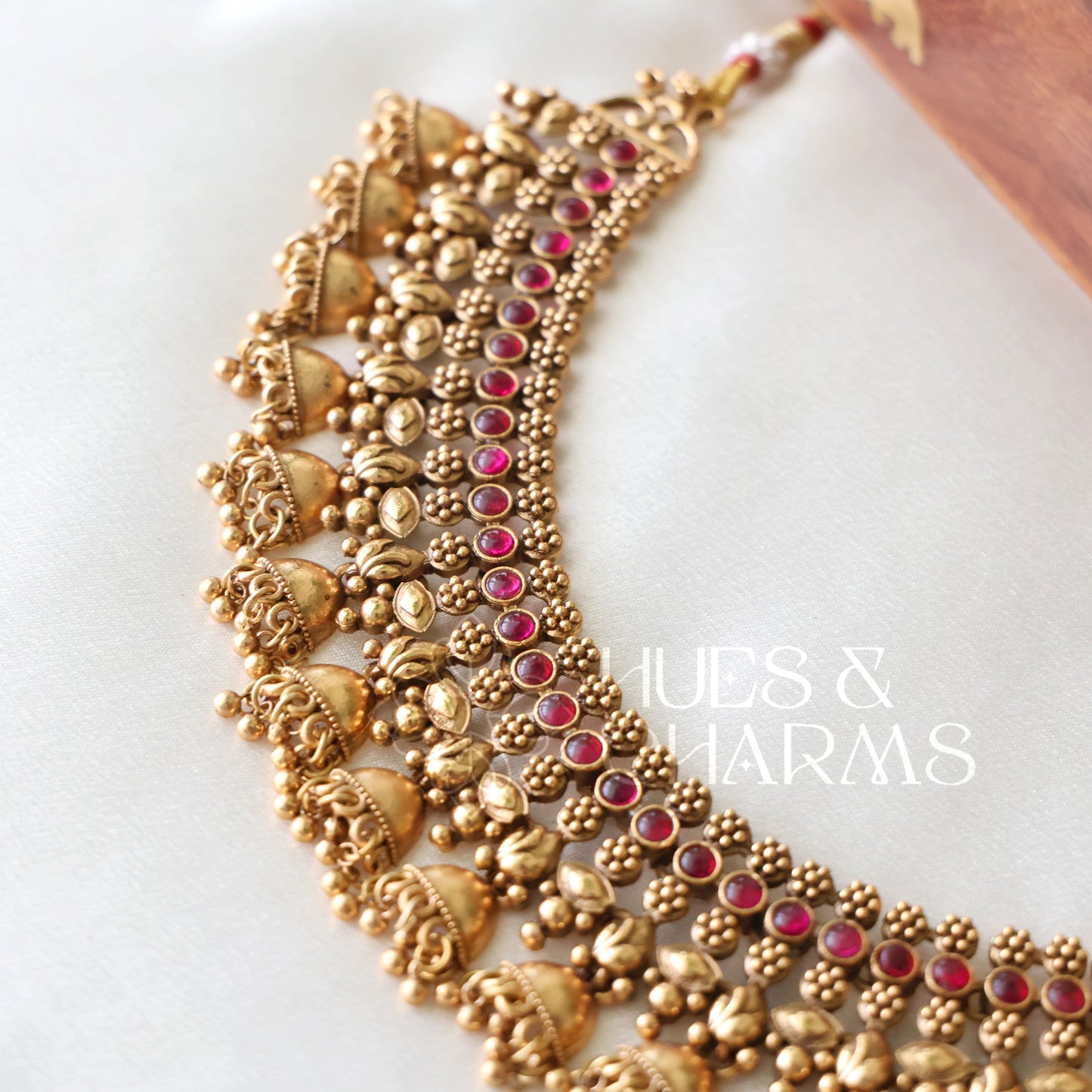 GOLDEN STATEMENT JHUMKA NECKLACE SET (COLOURS AVAILABLE)