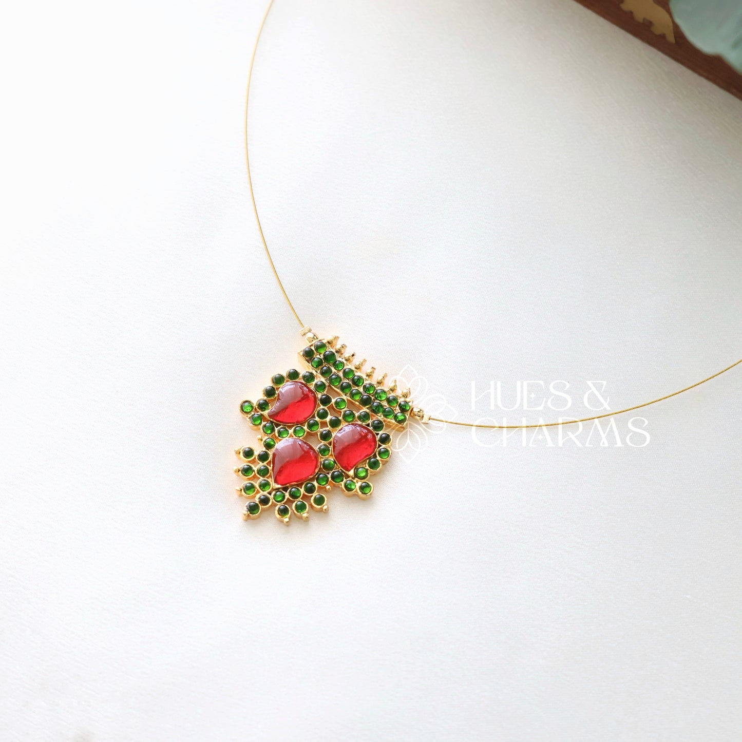 TRADITIONAL 3 MANGO FLOATING NECKPIECE - RED