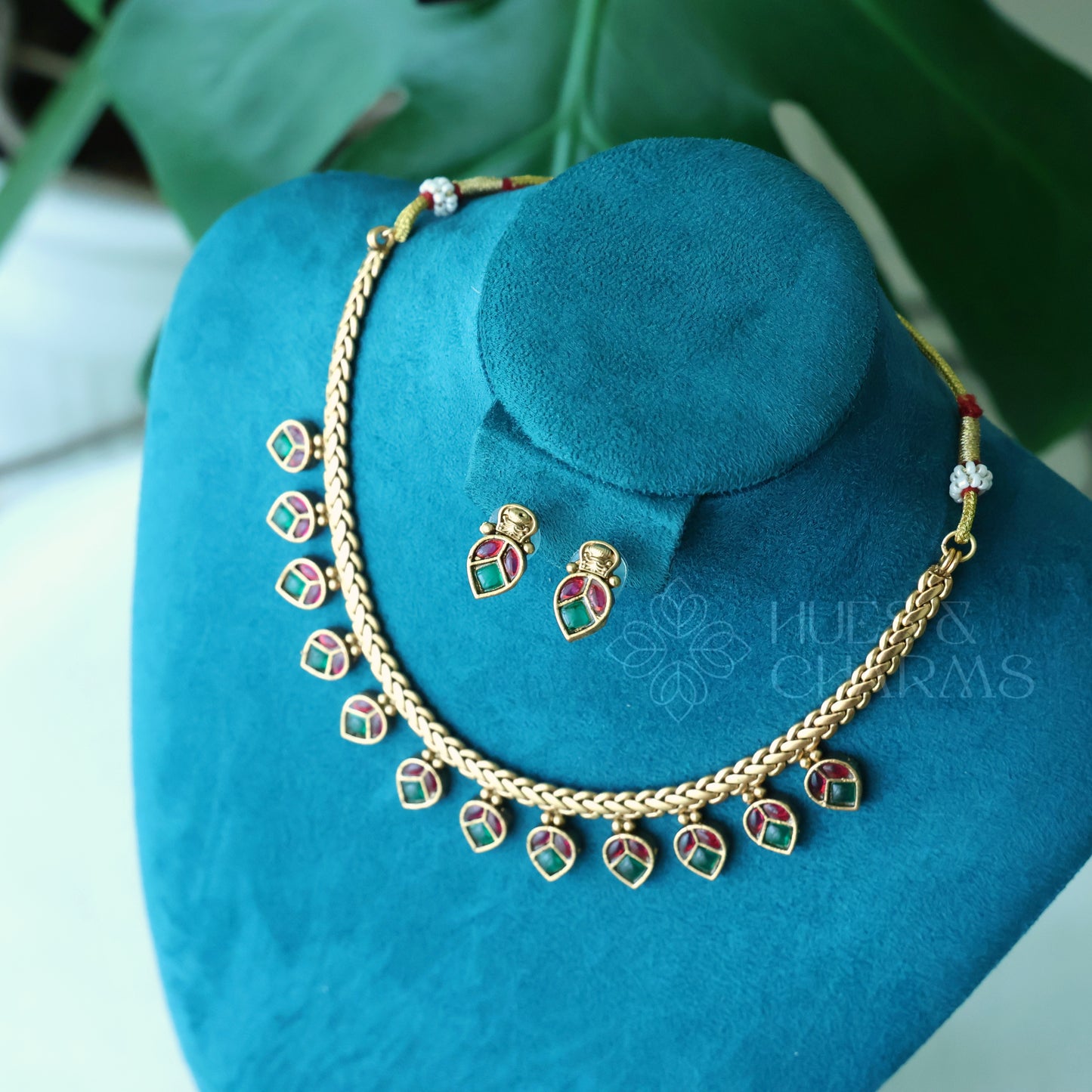 GOLDEN RUBY AND GREEN KEMP NECKLACE SET