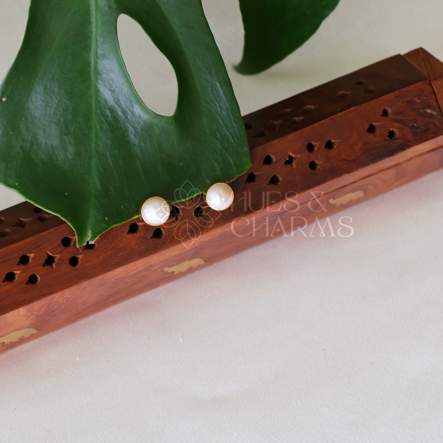 GOLDEN PEARL STUD EARRINGS