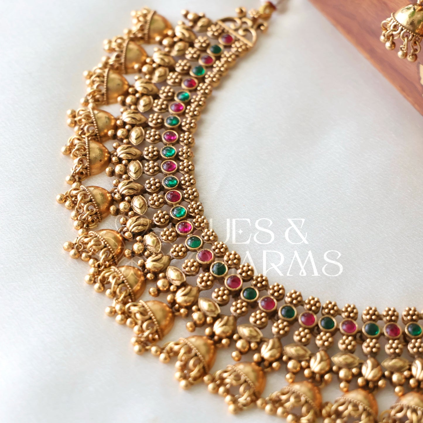 GOLDEN STATEMENT JHUMKA NECKLACE SET (COLOURS AVAILABLE)