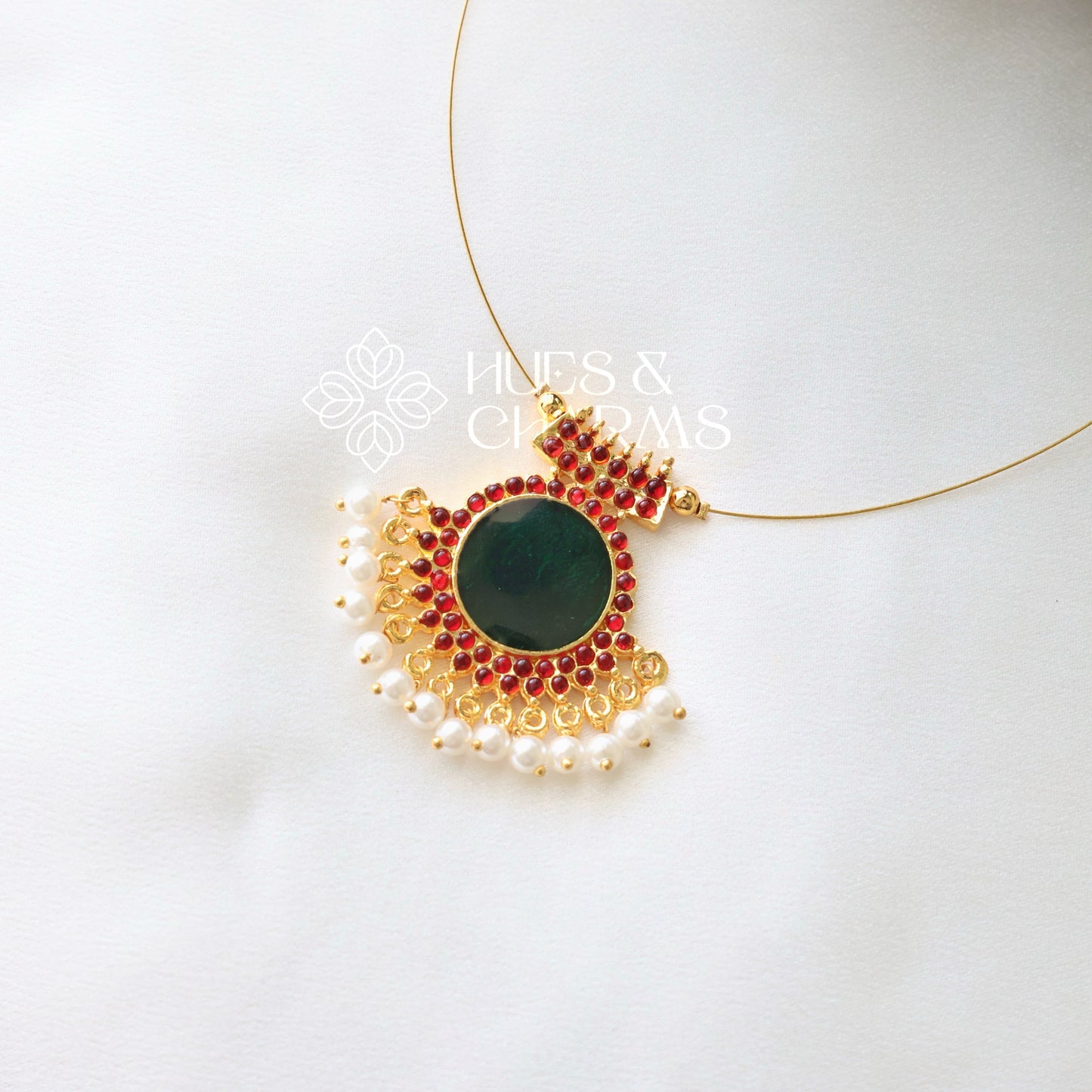 TRADITIONAL PALAKKA FLOATING NECKPIECE - GREEN