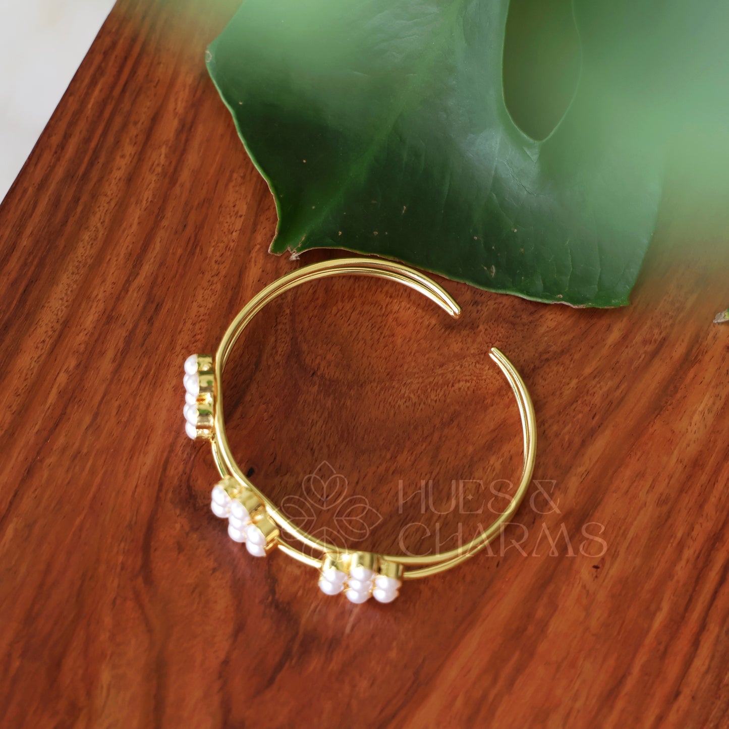 GOLDEN 3 FLORAL PEARL ADJUSTABLE BANGLE