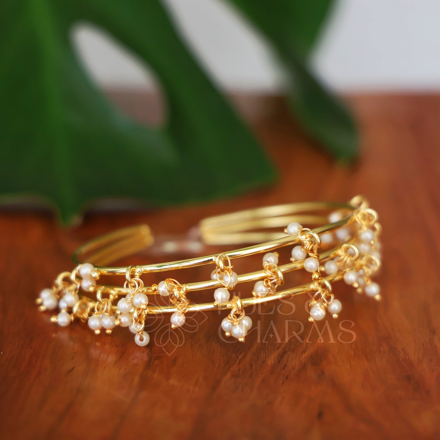 GOLDEN 3 LAYER PEARL DROPS ADJUSTABLE BANGLE
