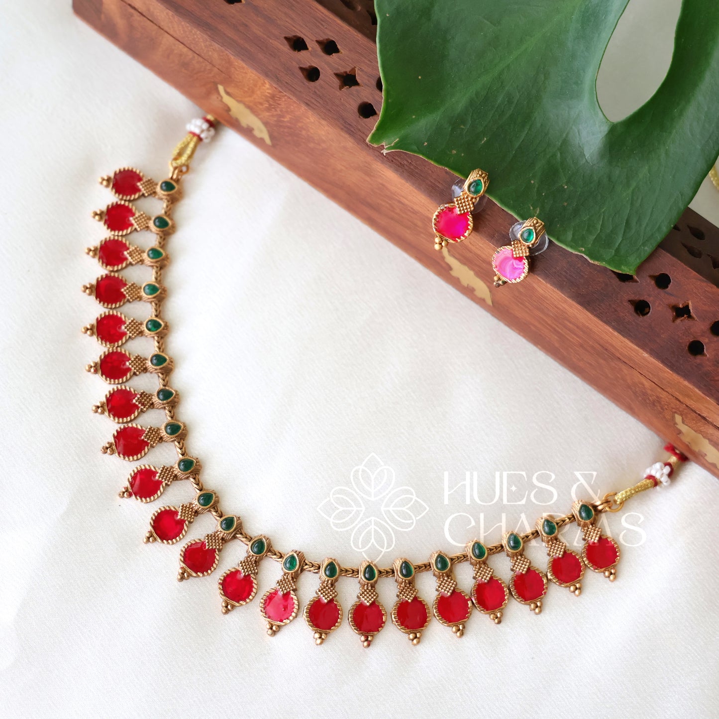 GOLDEN HARITHA PALAKKA NECKLACE SET( COLOURS AVAILABLE )