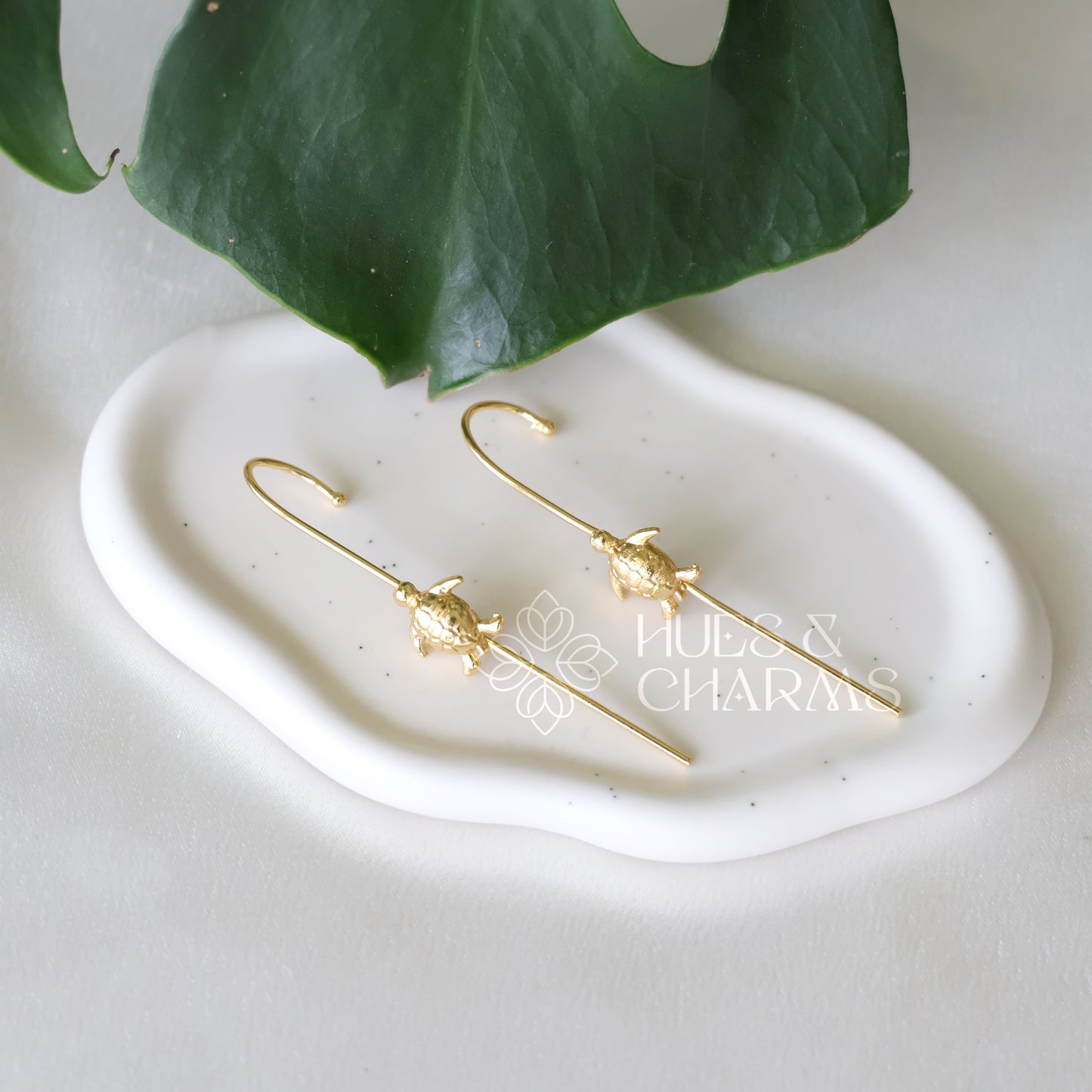 GOLDEN TURTLE EAR CUFF