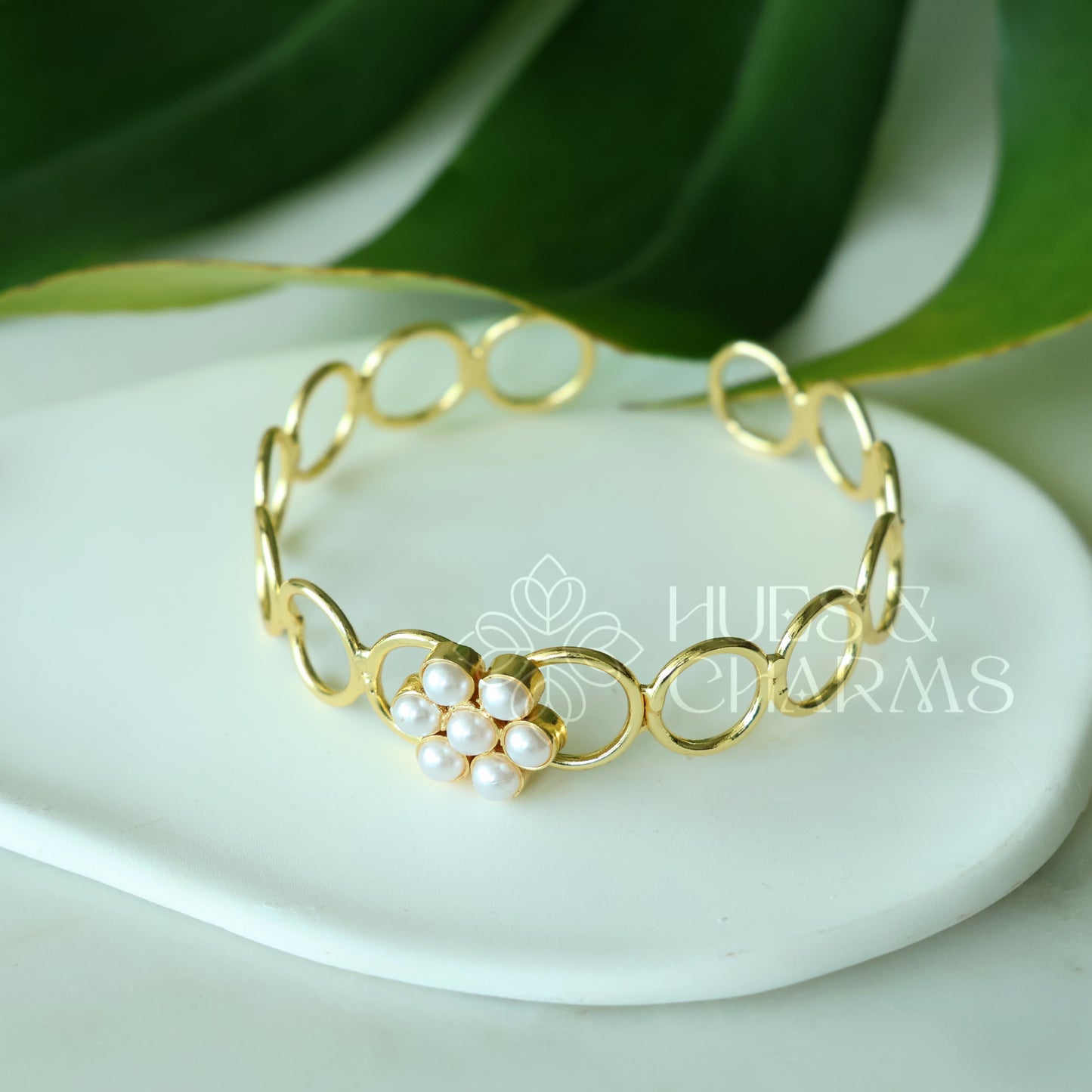 GOLDEN PEARL SYMPHONY ADJUSTABLE BANGLE